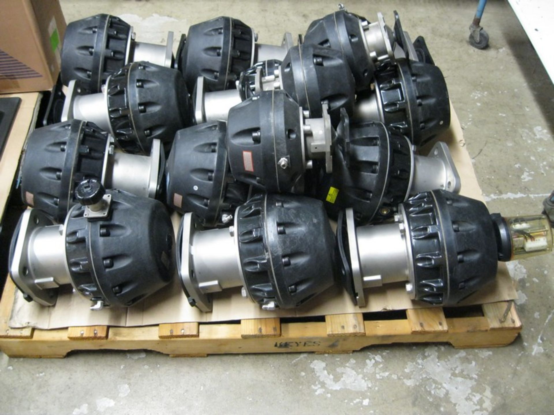 Pallet of Gemu Diaphragm Valve Actuators - No Valves NOTE: Packing and Palletizing Can Be Provided - Image 3 of 3