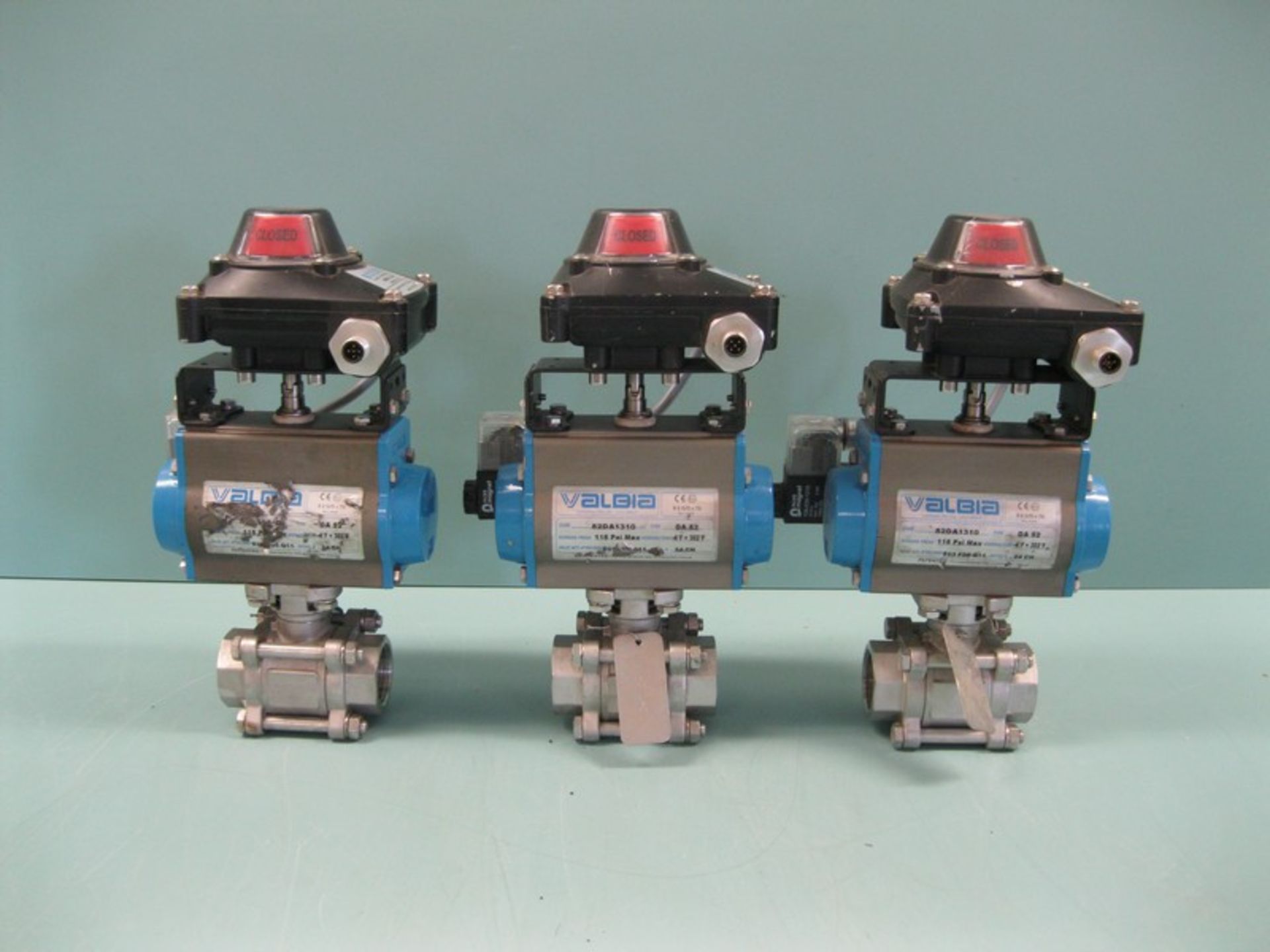 Lot (3) 1" NPT Bonomi SS Ball Valve Valbia DA 52 Actuator (NOTE: Packing and Palletizing Can Be