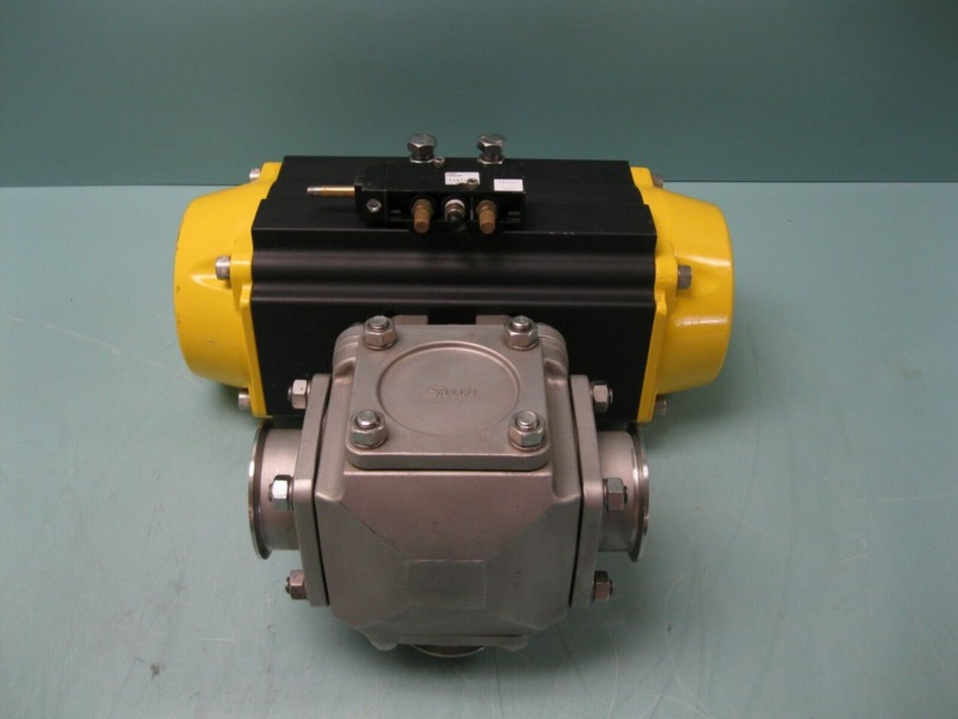 Lot (2) 3" 600# CWP Sharpe 77 3-Way SS Sanitary Ball Valve SPNII 160 Actuator (NOTE: Packing and