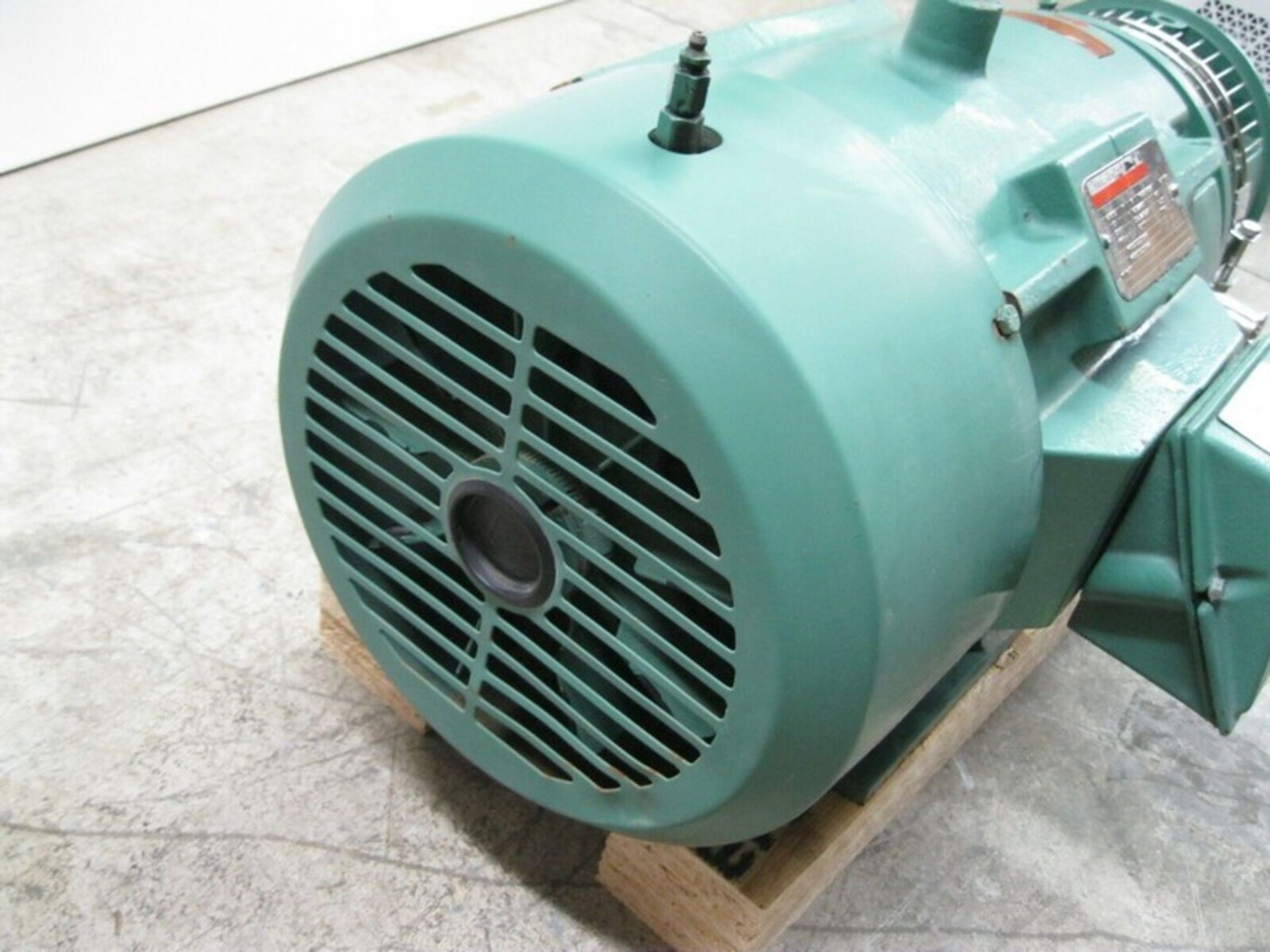 2" x 1-1/2" Tri-Clover C218 Sanitary Centrifugal Pump 15 HP Motor (NOTE: Packing and Palletizing - Image 2 of 8