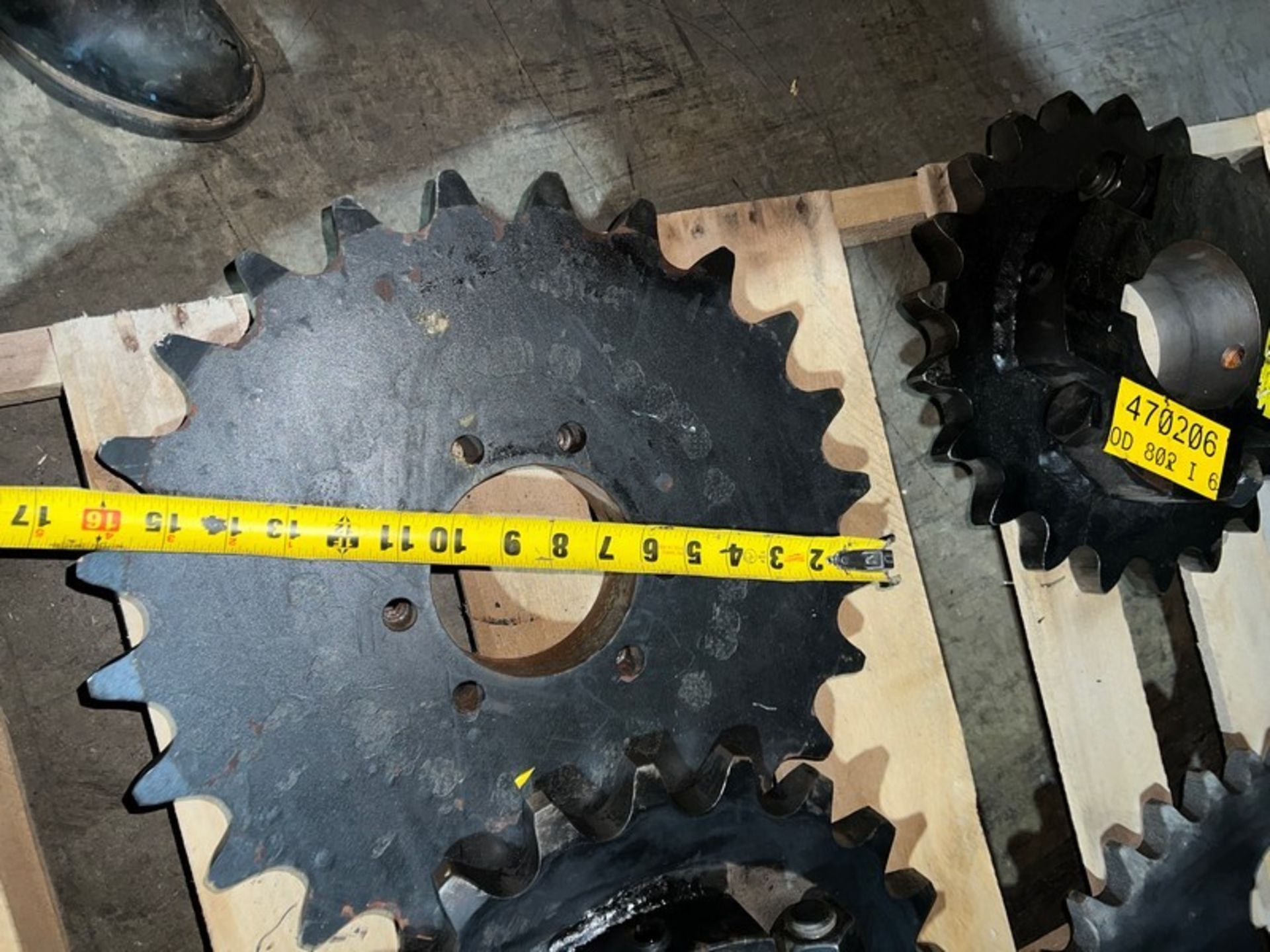 One Lot 2 sets of Split Sprockets and two gears (RIGGING INCLDED WITH SALE PRICE) --Loading Fee $ - Image 3 of 4