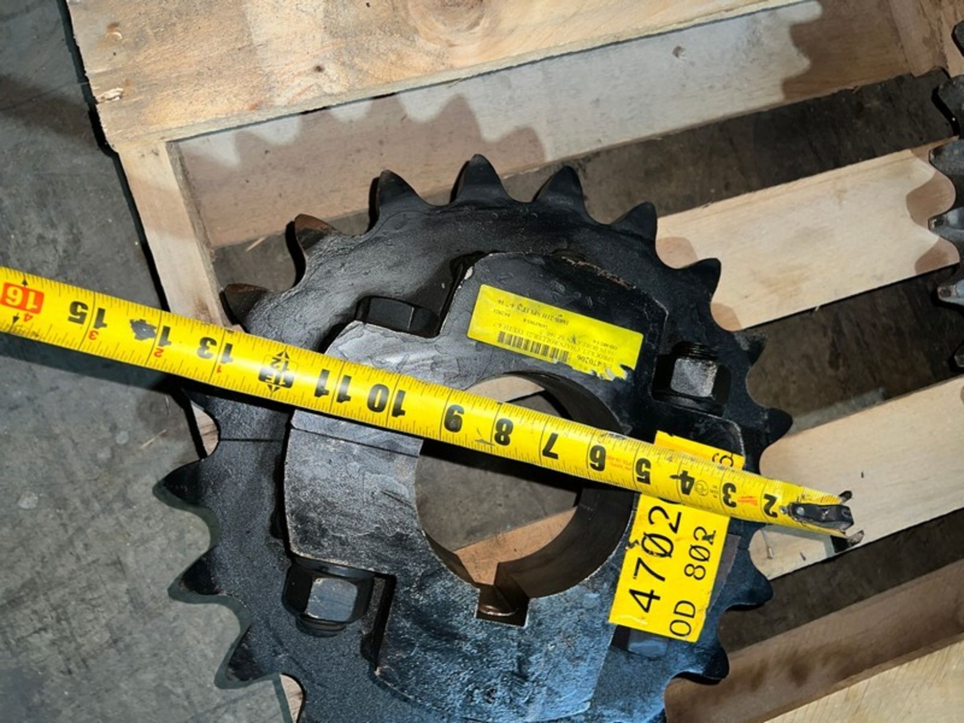 One Lot 2 sets of Split Sprockets and two gears (RIGGING INCLDED WITH SALE PRICE) --Loading Fee $ - Image 2 of 4