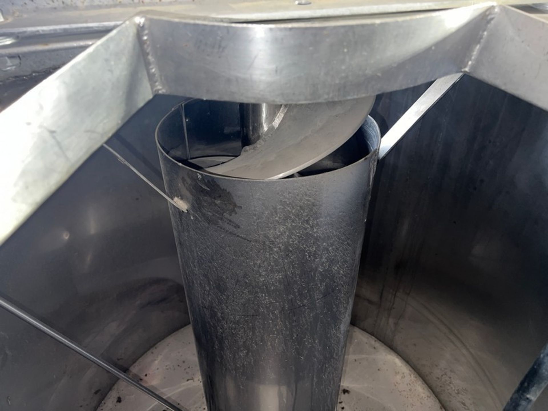 250 Gallon (approx.) Stainless Steel Single Wall Tank- 40" diameter, 4ft straight side, top entering - Image 3 of 7