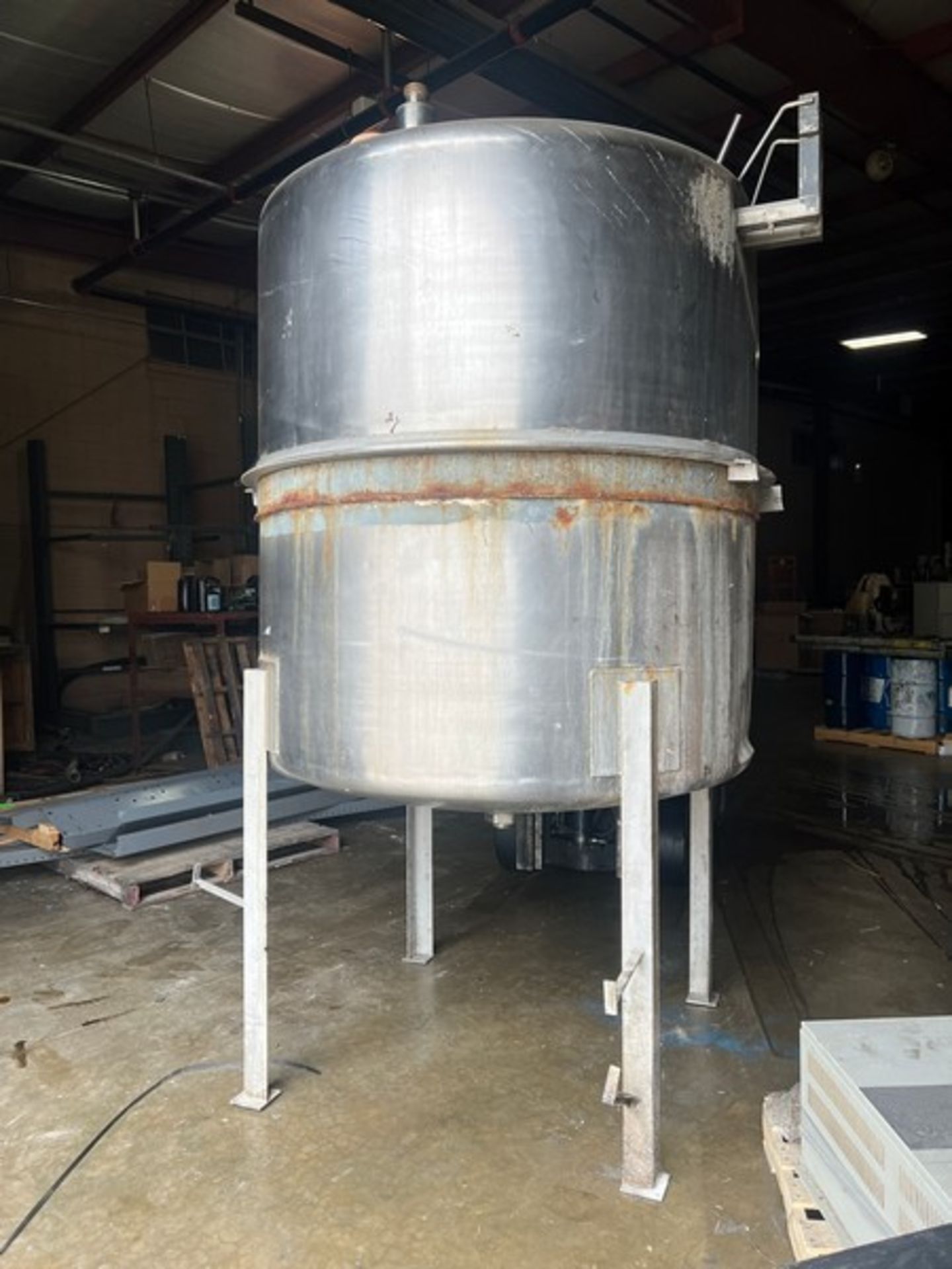 500 Gallon (approx.) Stainless Steel Single Wall Tank- 38 diameter, 70" straight side, dome shape - Image 2 of 5