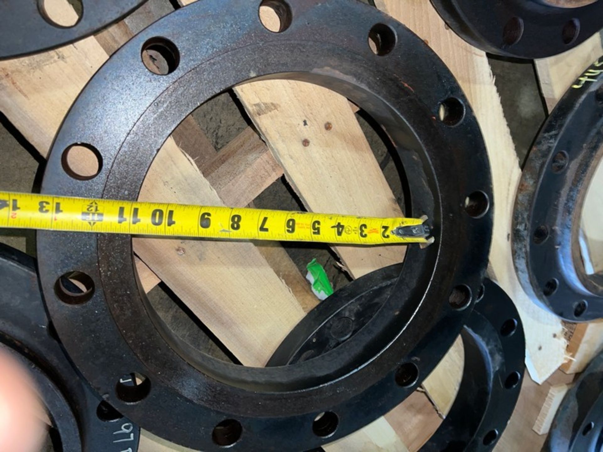 One Lot 4 Cast Iron Pipe Flanges 15" OD, 8.75" ID, 12 Bolt Holes, 1" thickness, 2" bore depth ( - Image 3 of 5