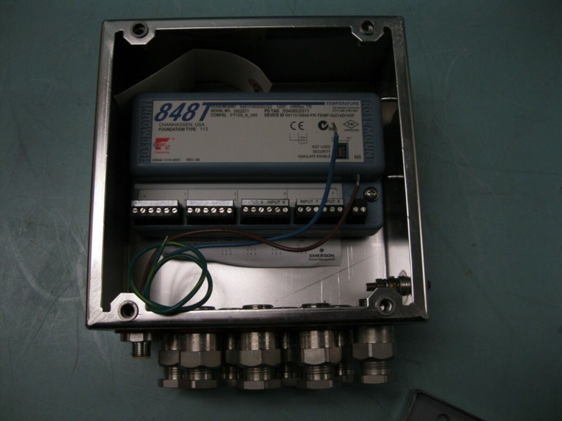 Rosemount 848 Series Temperature Transmitter SS Enclosure (NOTE: Packing and Palletizing Can Be