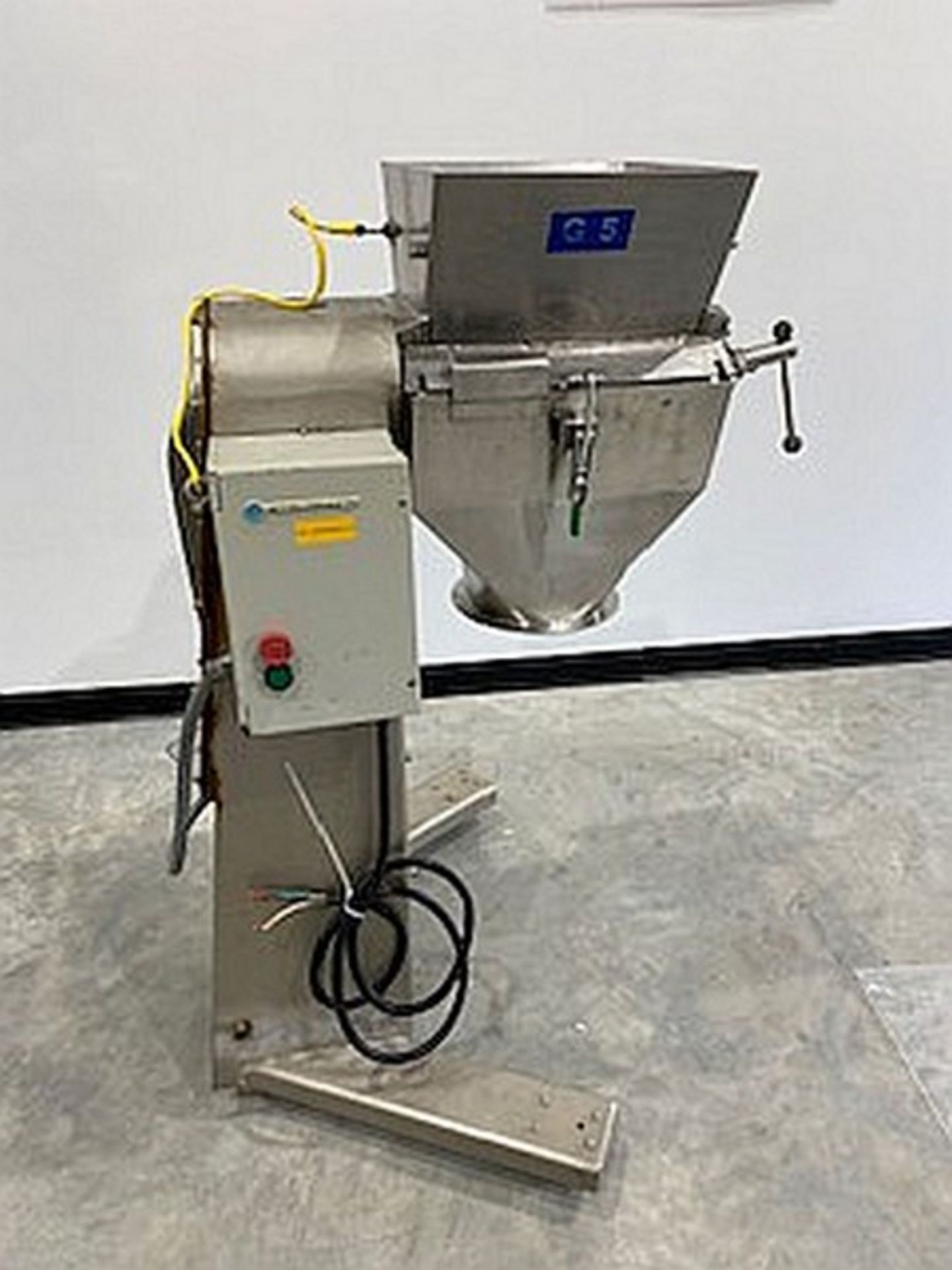 Stokes Oscillator - Model: 43-4. Comes with Discharge Chute, screen and locking arms. Driven by a - Image 2 of 5