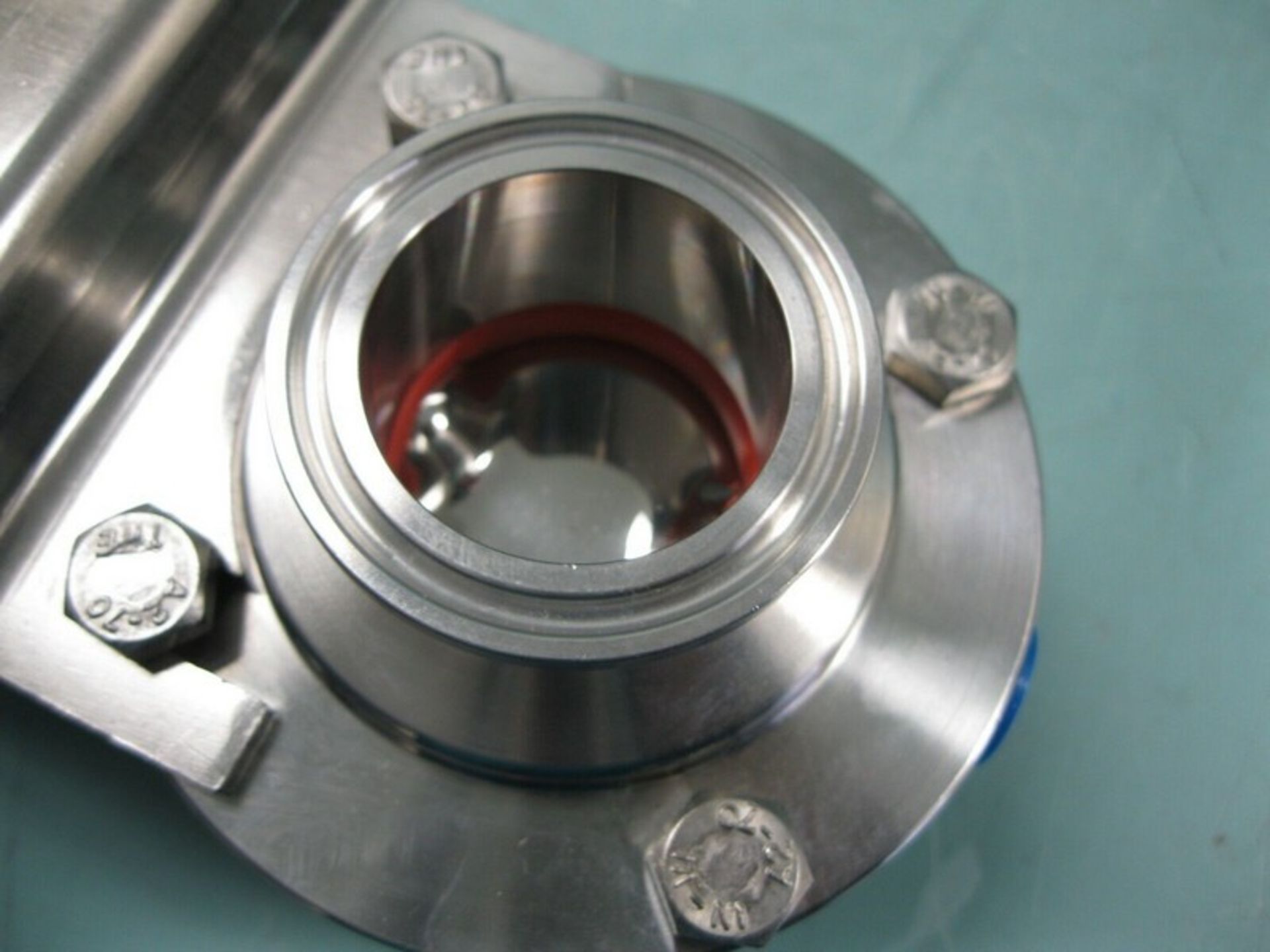 1-1/2" Tri-Clamp Stainless Steel Sanitary Actuated Butterfly Valve (NOTE: Packing and Palletizing - Image 2 of 5