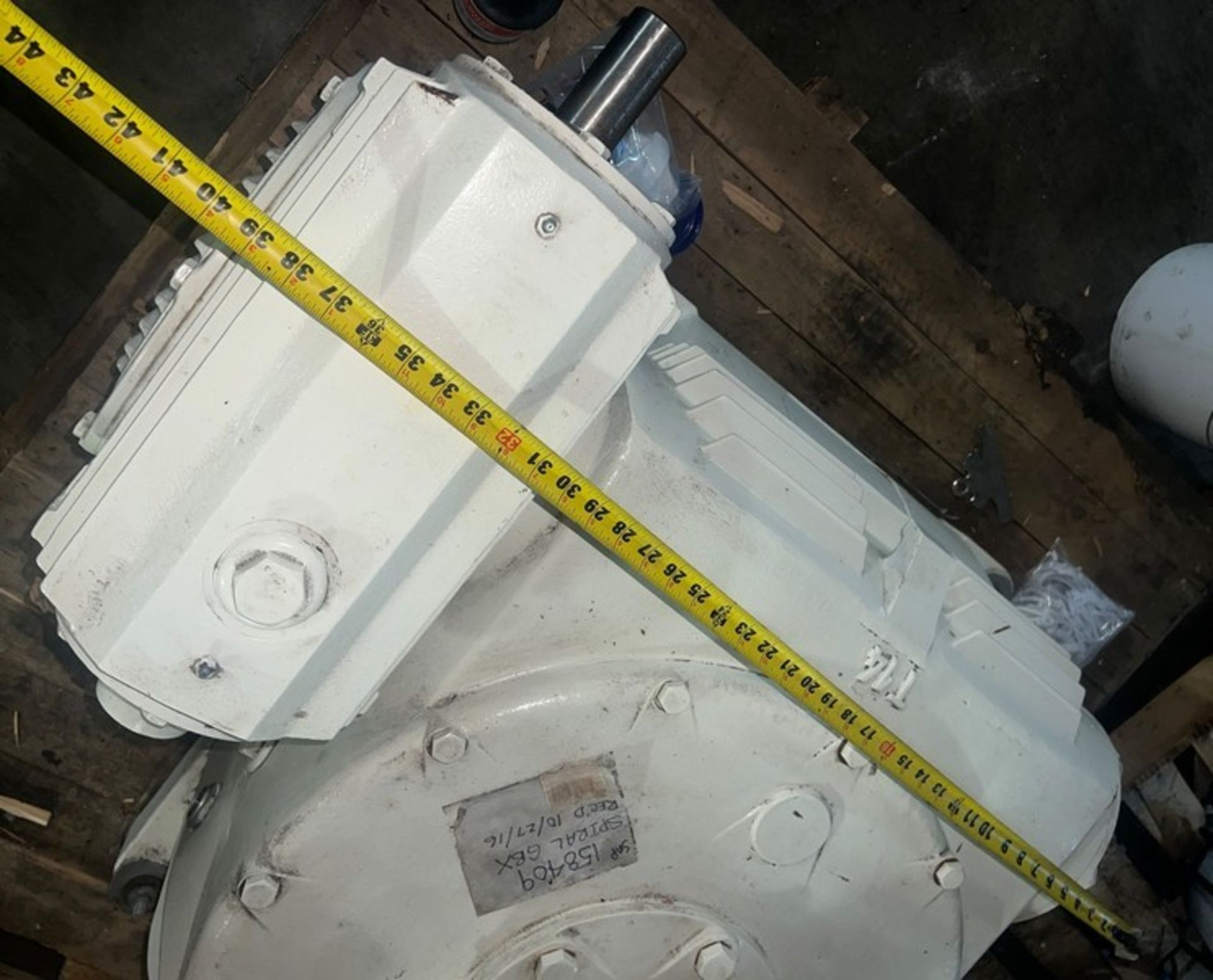 Never used Renold TW Series 200 to 1 Gear Ratio. 50" x 42" heavy unit. Free RIGGING INCLUDED WITH - Image 2 of 6