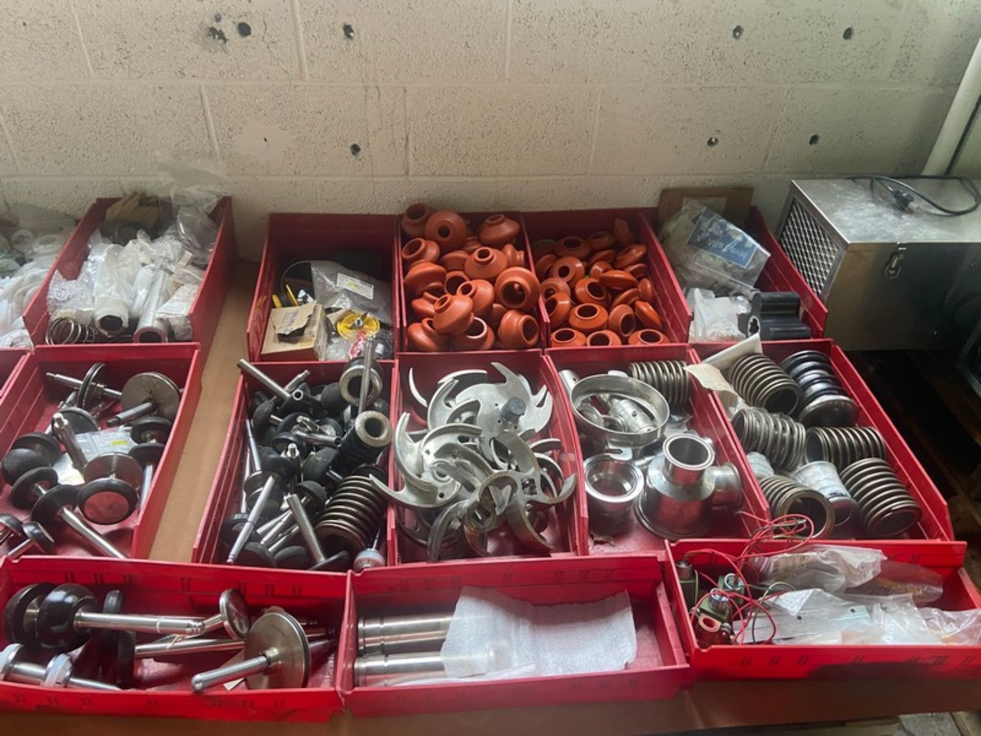 Large Assortment of NEW Parts with Parts Bins, Includes S/S Pump Parts, Air Valve Parts, Gaskets, - Bild 8 aus 9