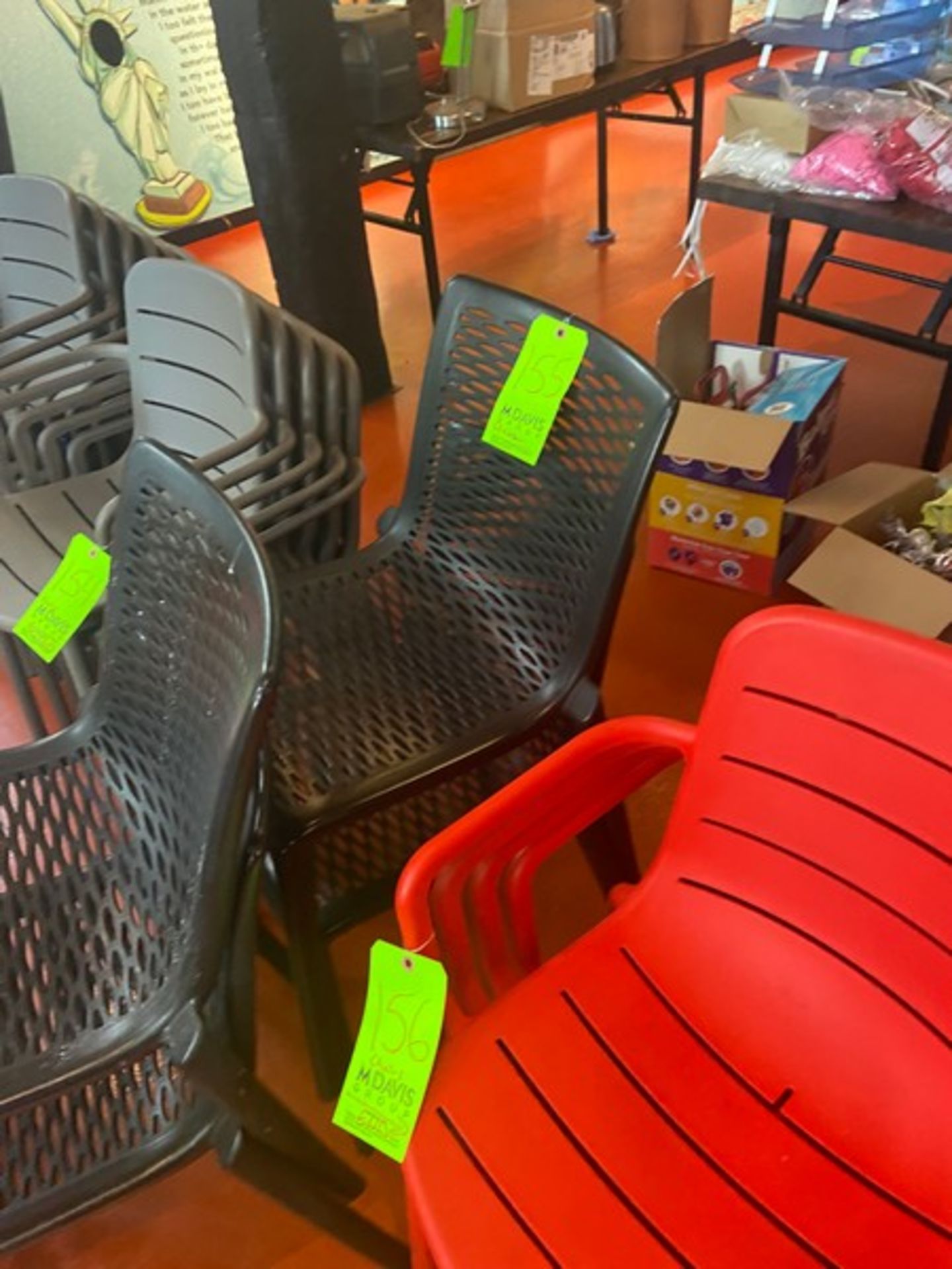 (7) Plastic Chairs (LOCATED IN RED HOOK BROOKLYN, N.Y.) - Bild 2 aus 2