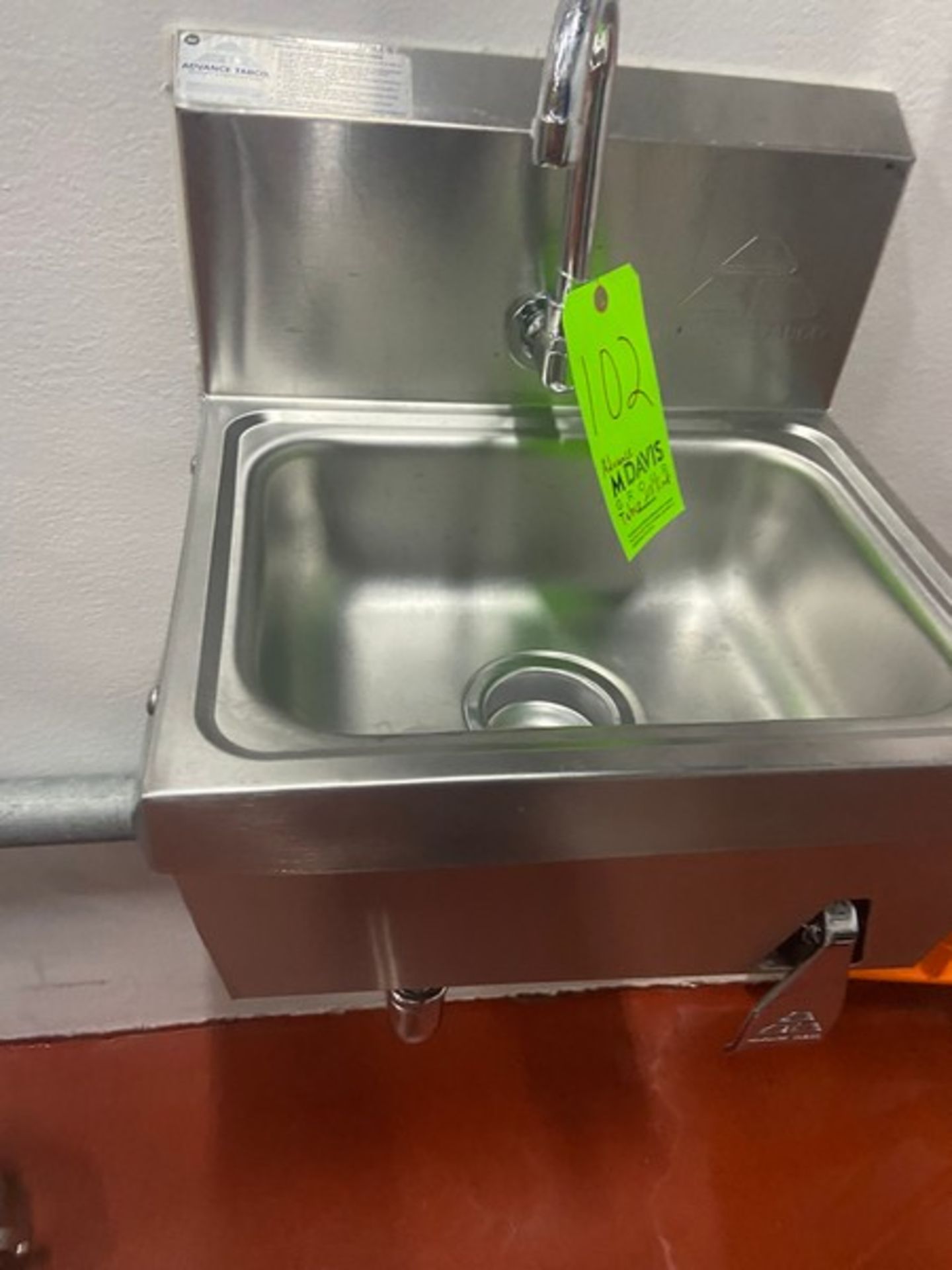 Advance Tabco Single Bowl S/S Sink, with Knee Control (LOCATED IN RED HOOK BROOKLYN, N.Y.) - Image 2 of 2