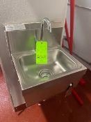 Advance Tabco S/S Single Bowl Sink, with Knee Control, with S/S Wall Mounted Hose Reel, Includes