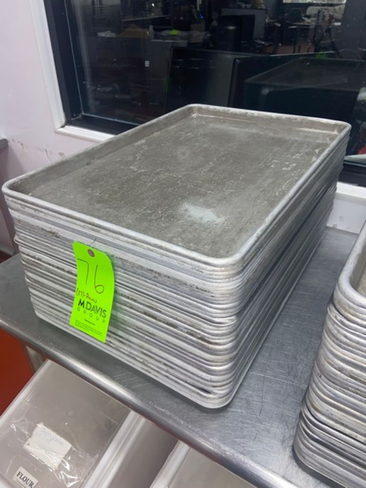 (37) Baking Pans, Internal Dims. of Pans: Aprox. 24" L x 16-1/2" W x 3/4" Deep (LOCATED IN RED - Bild 2 aus 2