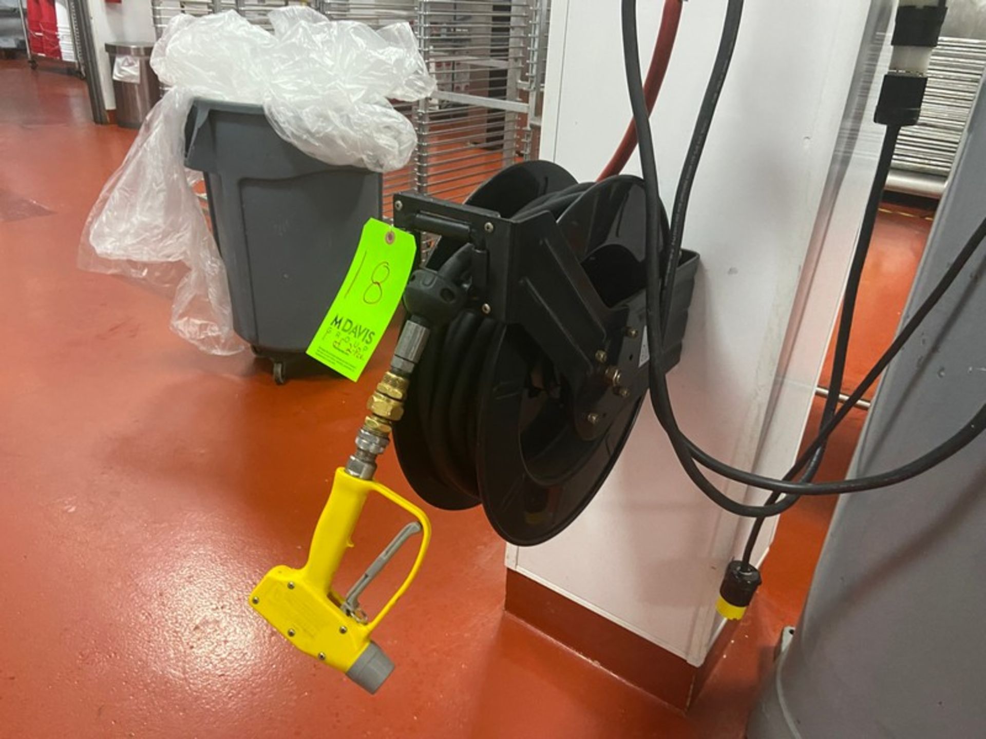 Pneumatic Hose Reel & Water Hose Reel, Both Units Wall Mounted (LOCATED IN RED HOOK BROOKLYN, N.Y.) - Bild 2 aus 4