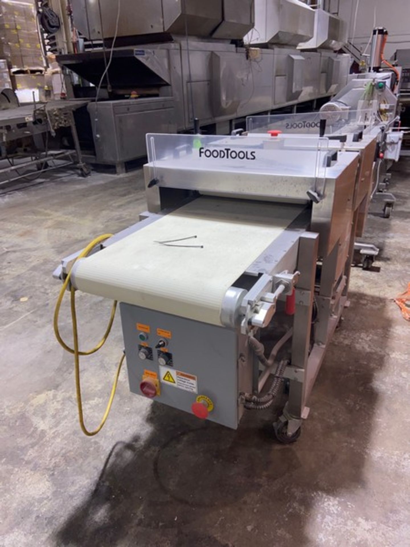 FoodTools Sheet Cake Slicer, with Aprox. 18" W Conveyor Belt, with Motor, with Aprox. 2-1/2" H - Image 3 of 11