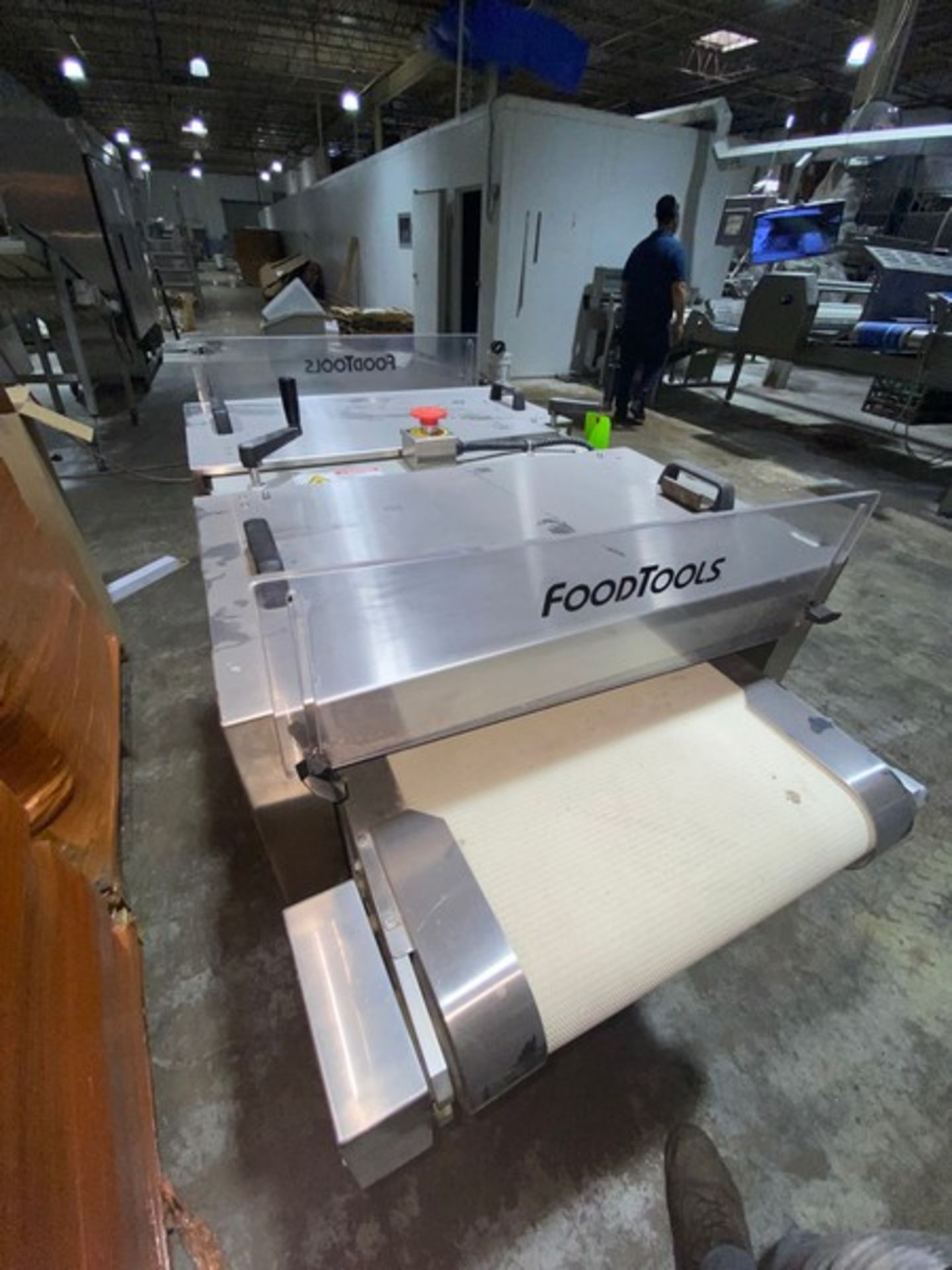 FoodTools Sheet Cake Slicer, with Aprox. 18" W Conveyor Belt, with Motor, with Aprox. 2-1/2" H - Image 10 of 11
