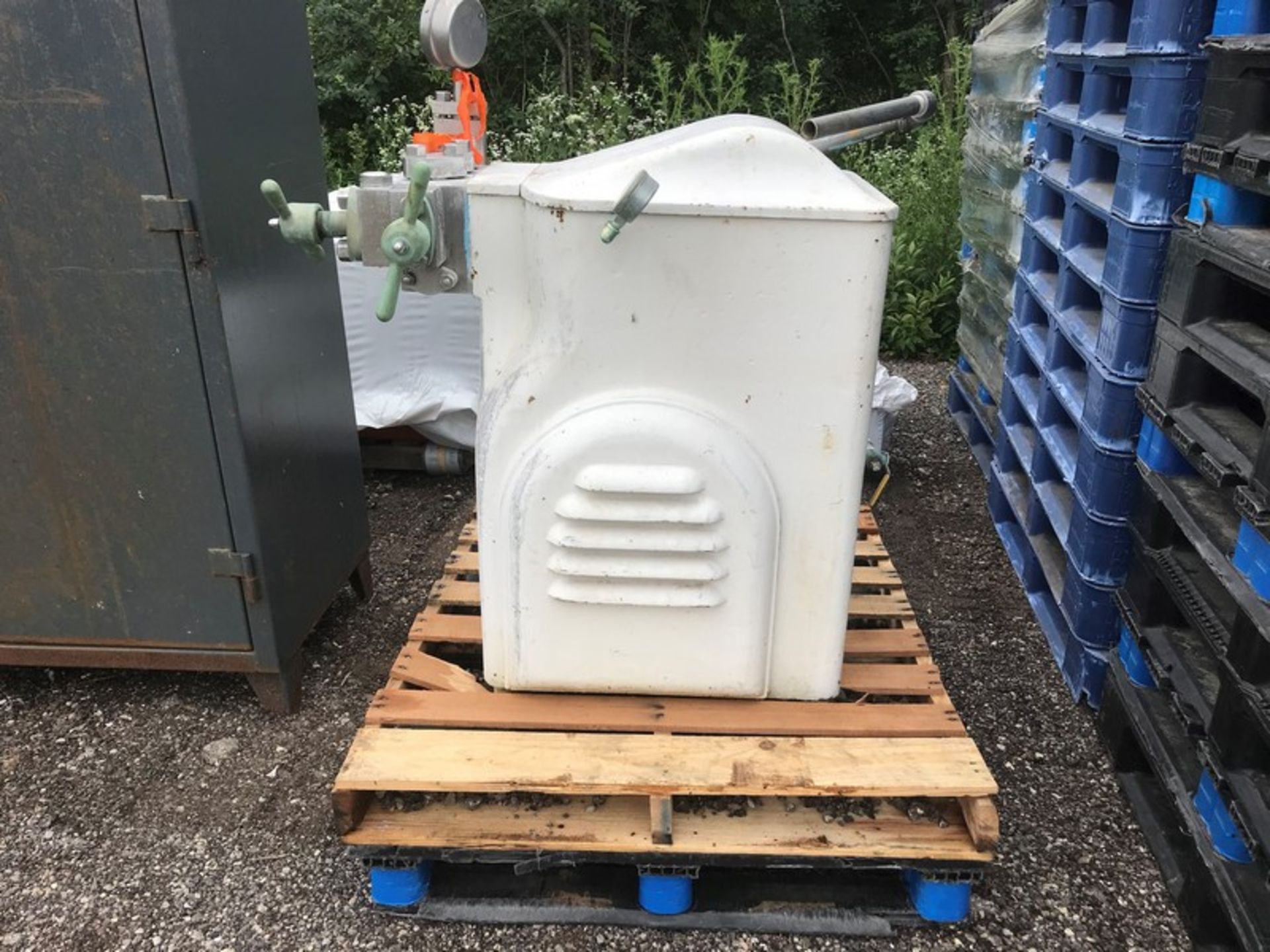 Gaulin Homogenizer Type 200 E, S/N 616507959 (Located Union Grove, WI) (Loading/Rigging Fee $350) - Image 2 of 4