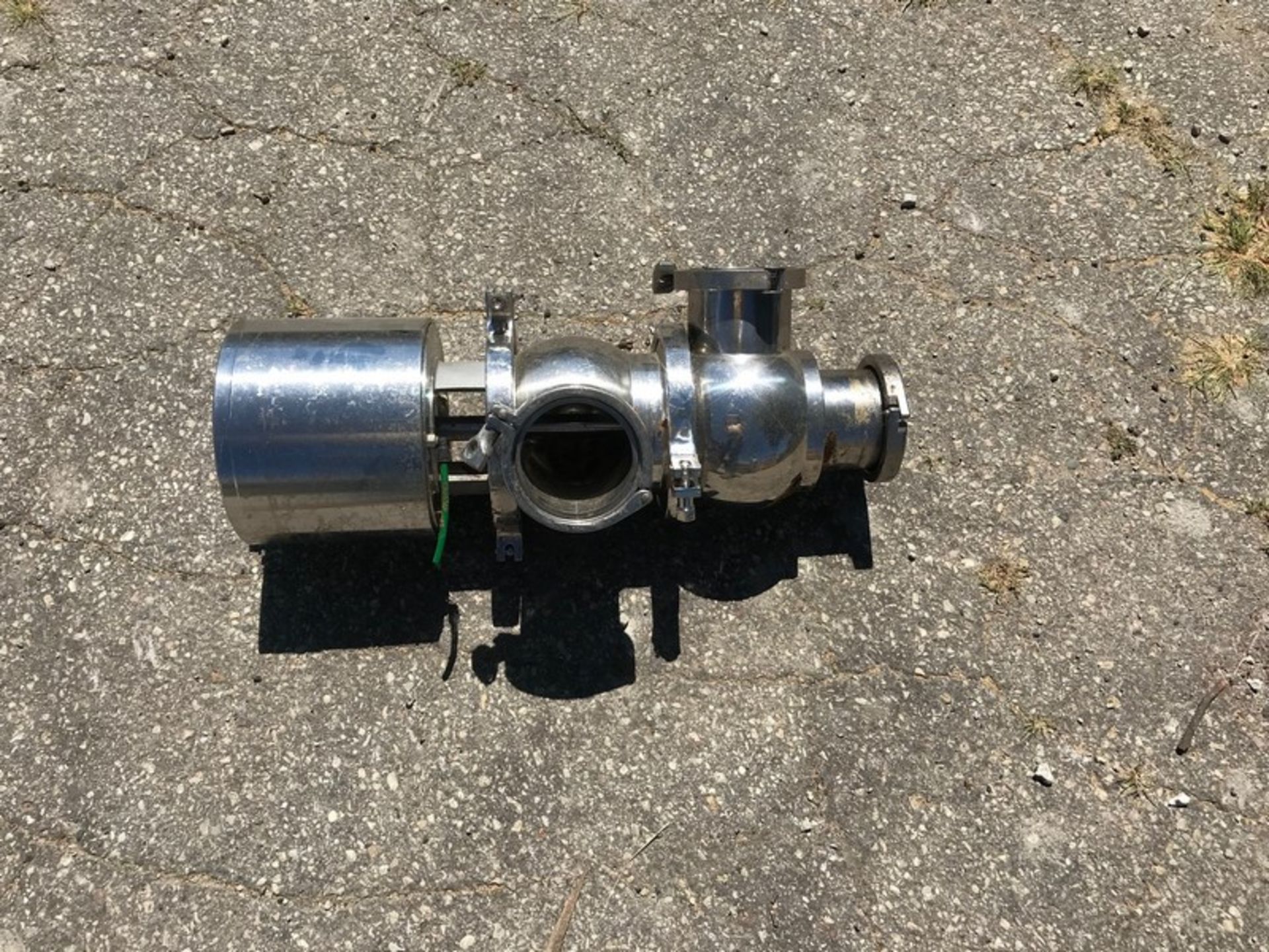 4 inch Flow Divert Valve (Located Union Grove, WI) (Loading/Rigging Fee $25)