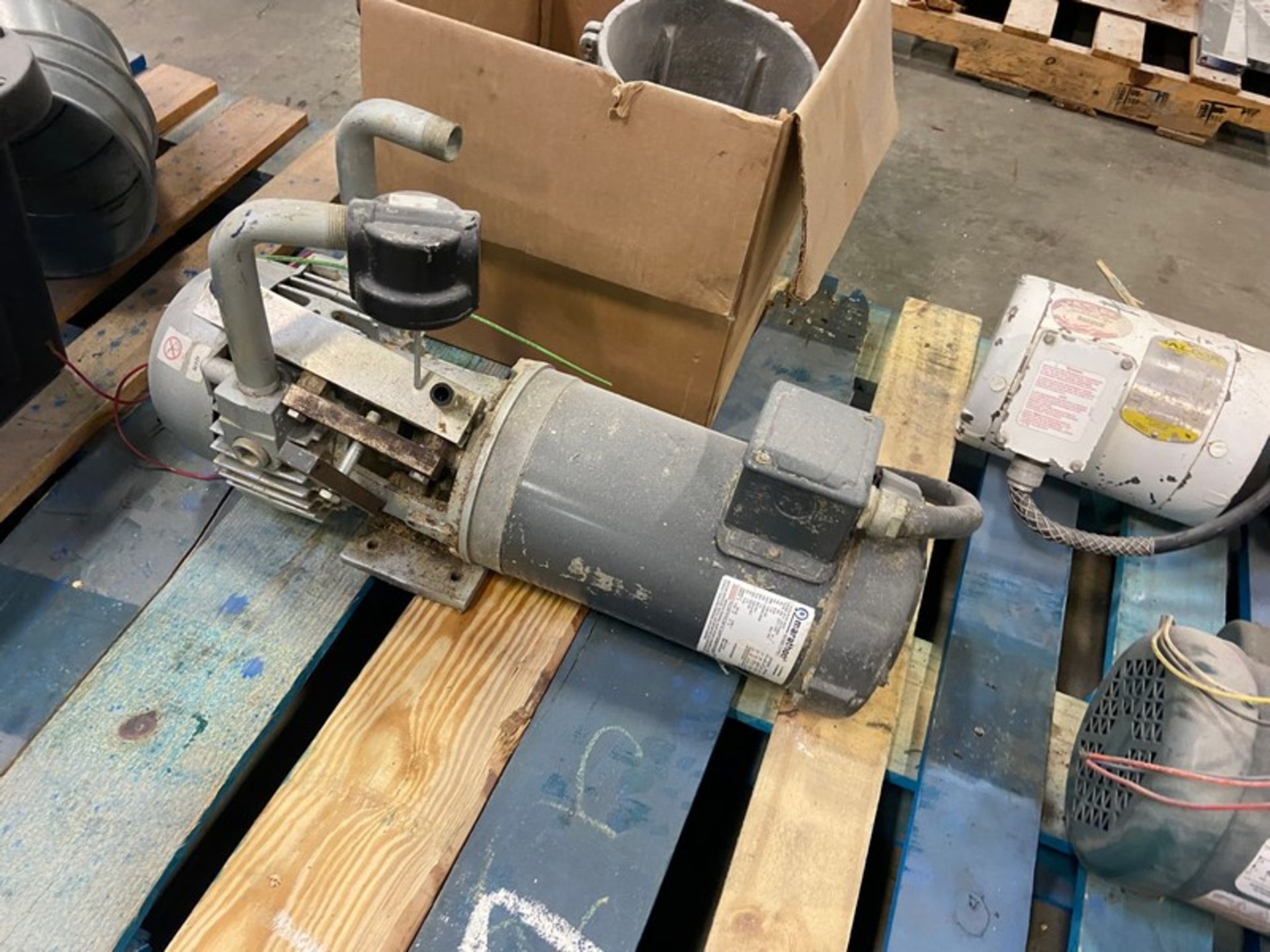 Lot of Assorted Motors, Vacuum Pumps, Duct, Base for Pole, Other Components (LOCATED IN ATLANTA, - Image 3 of 7