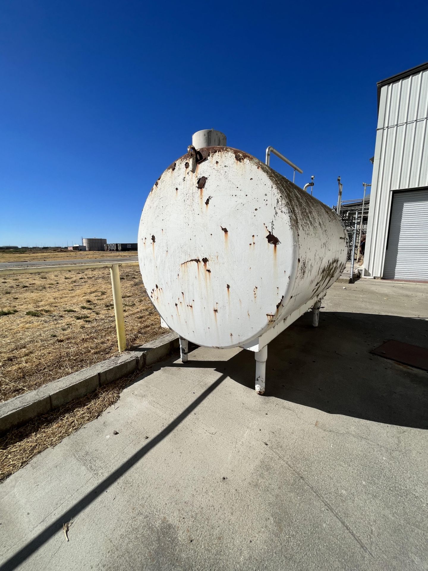 C.E. Howard 1,500 Gal. Horizontal Tank, S/N 3215 (LOCATED IN MANTECA, CA) - Image 3 of 7