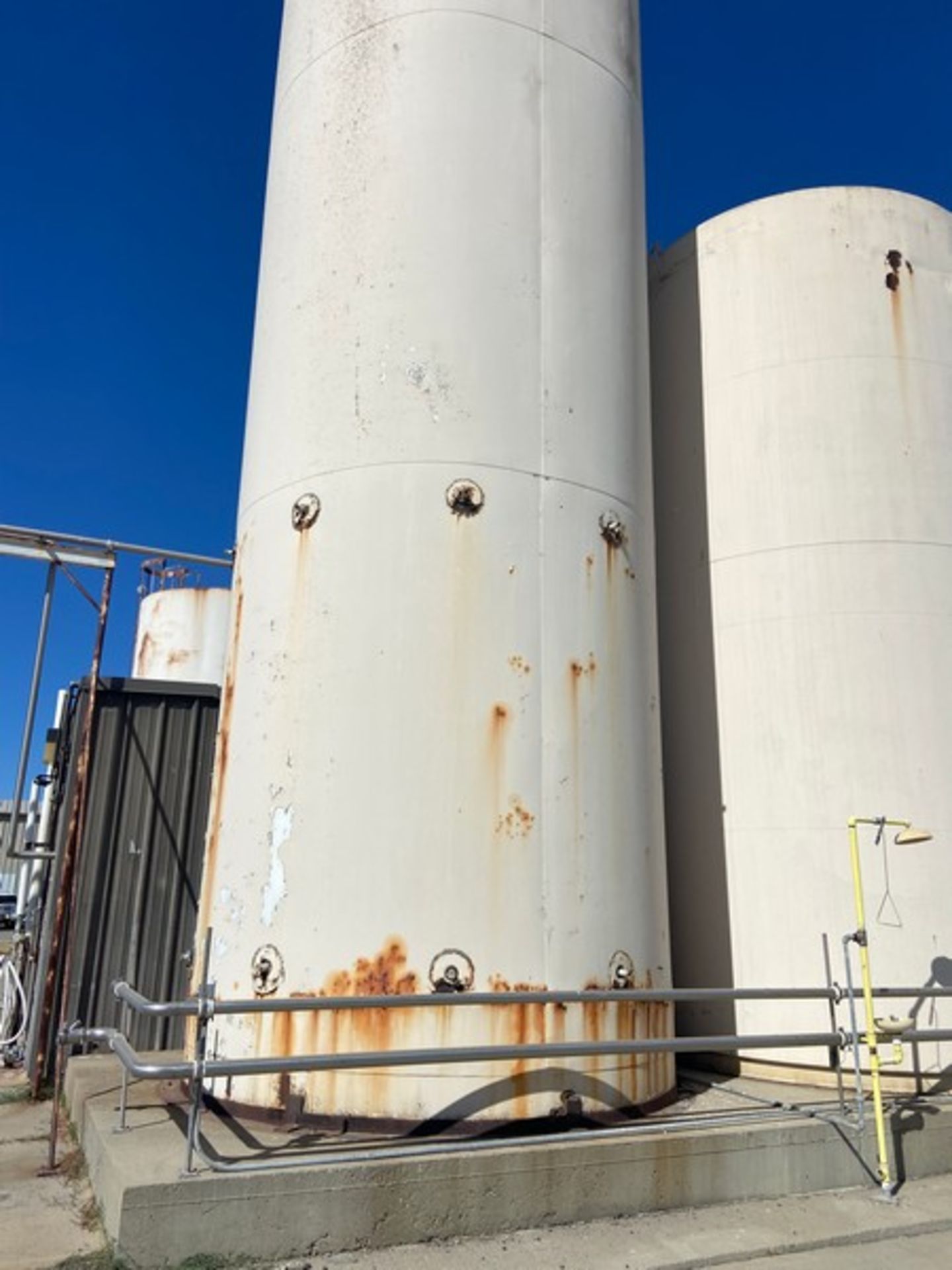 Mueller 40,000 Gal. S/S Silo, with S/S Alcove, with Horizontal Agitation (LOCATED IN MANTECA, CA) - Image 2 of 13