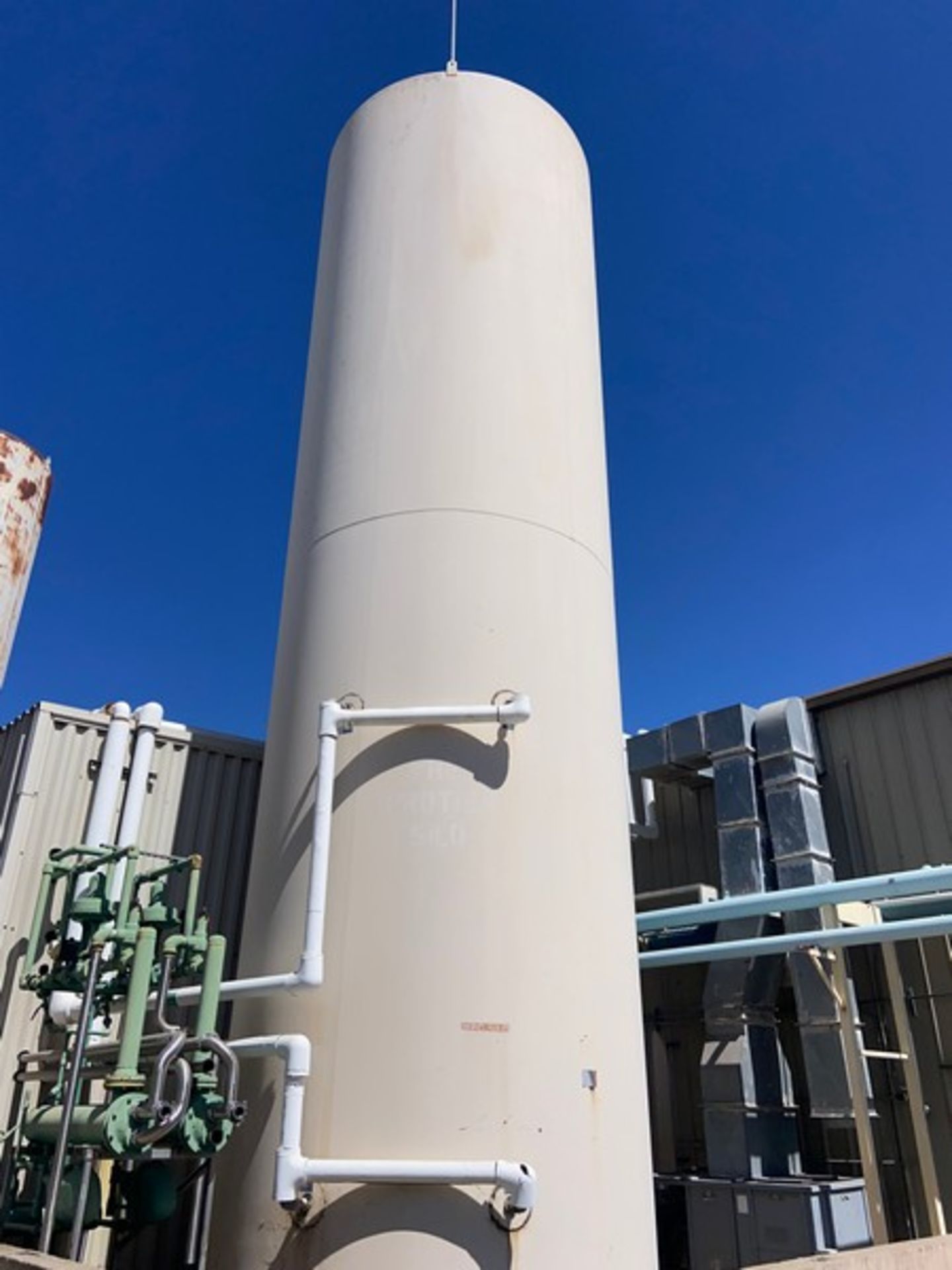 Mueller 40,000 Gal. S/S Jacketed Silo, with Man Door & Horizontal Agitation (LOCATED IN MANTECA,