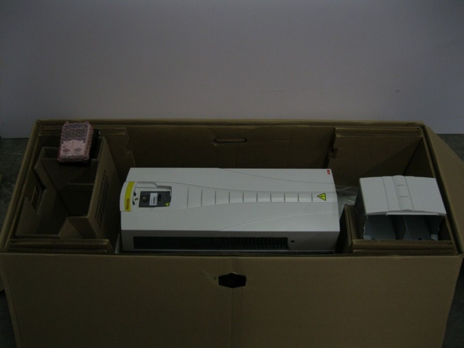 ABB Baldor ACB530-U1-059A-4 Variable Speed Drive 40 HP NEW (Loading Fee $50) (Located Springfield, - Image 7 of 7