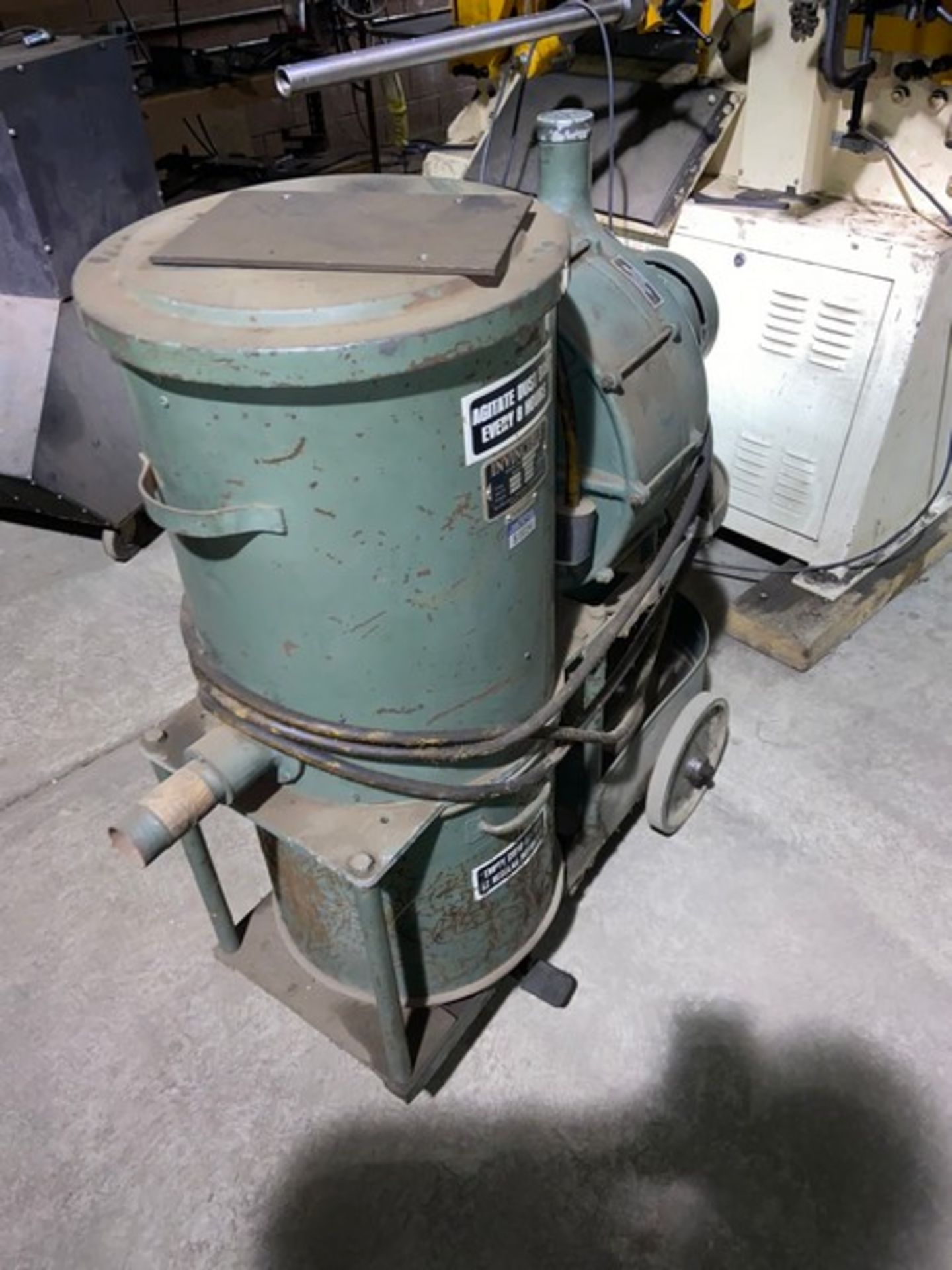Invincible Portable Dust Collector, M/N 460, S/N 48K881, 460 Volts, 3 Phase (LOCATED IN CORRY, PA) - Bild 2 aus 4