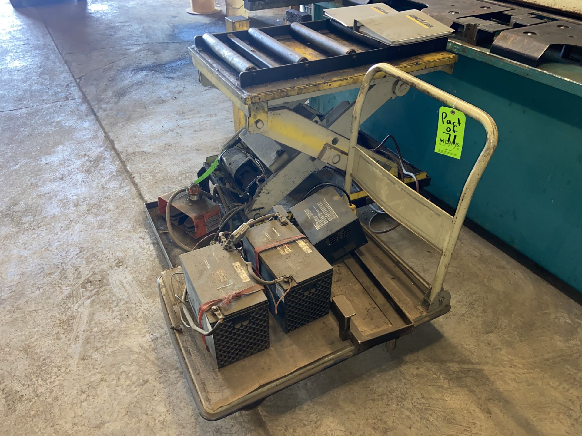 AutoEquip Electric Scissor Table, 3,000 lb. Capacity, M/N 24S25, S/N 20160317 16, with Portable Cart - Image 3 of 5