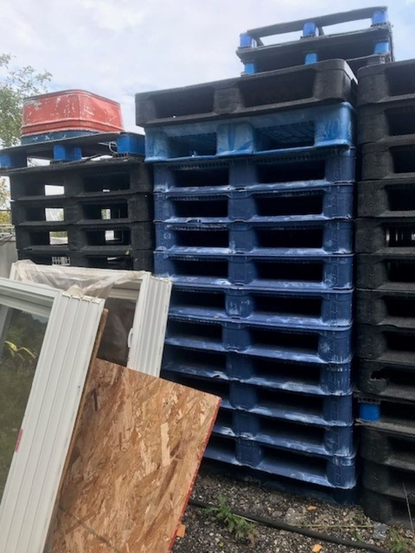 (20) Plastic Pallets - Aprox. 40" x 48" (Loading Fee $100) (Located Union Grove, WI)