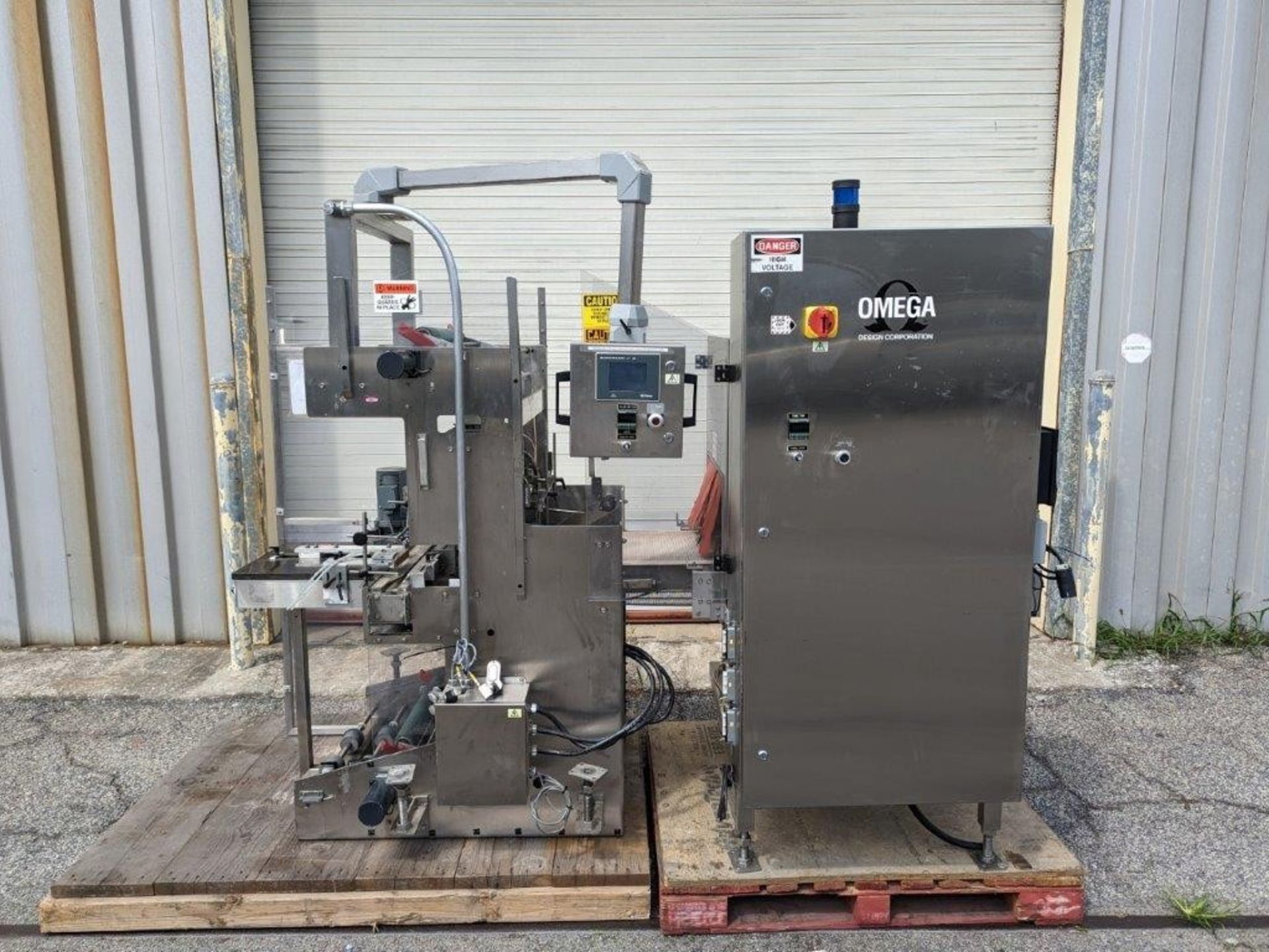 OMEGA SL-18 Shrink Bundler and Heat Tunnel; Max bundle size 17" W x 11" H (Located in South