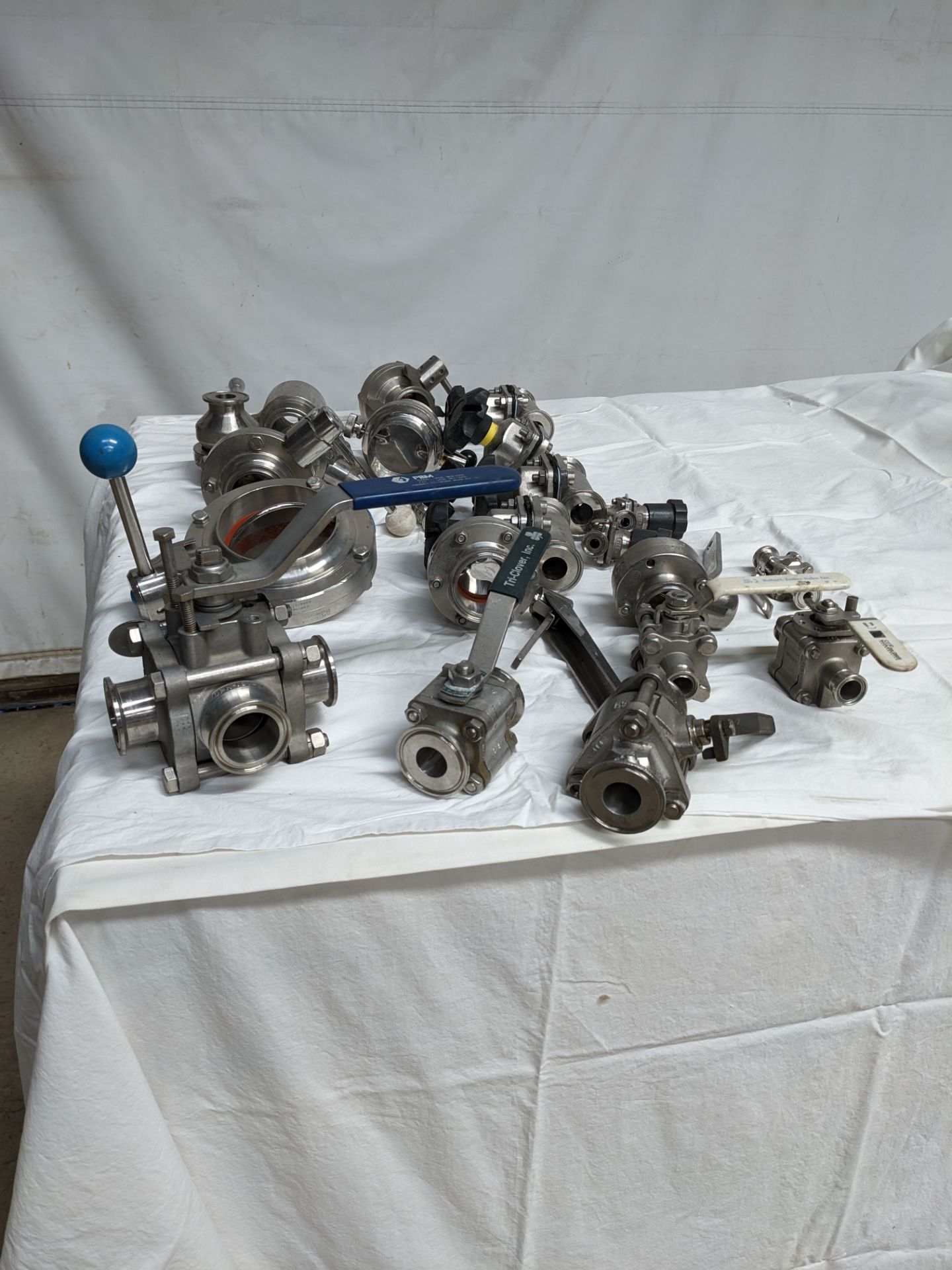 Assorted Ball and Butterfly Valves (Located Kankakee, IL)