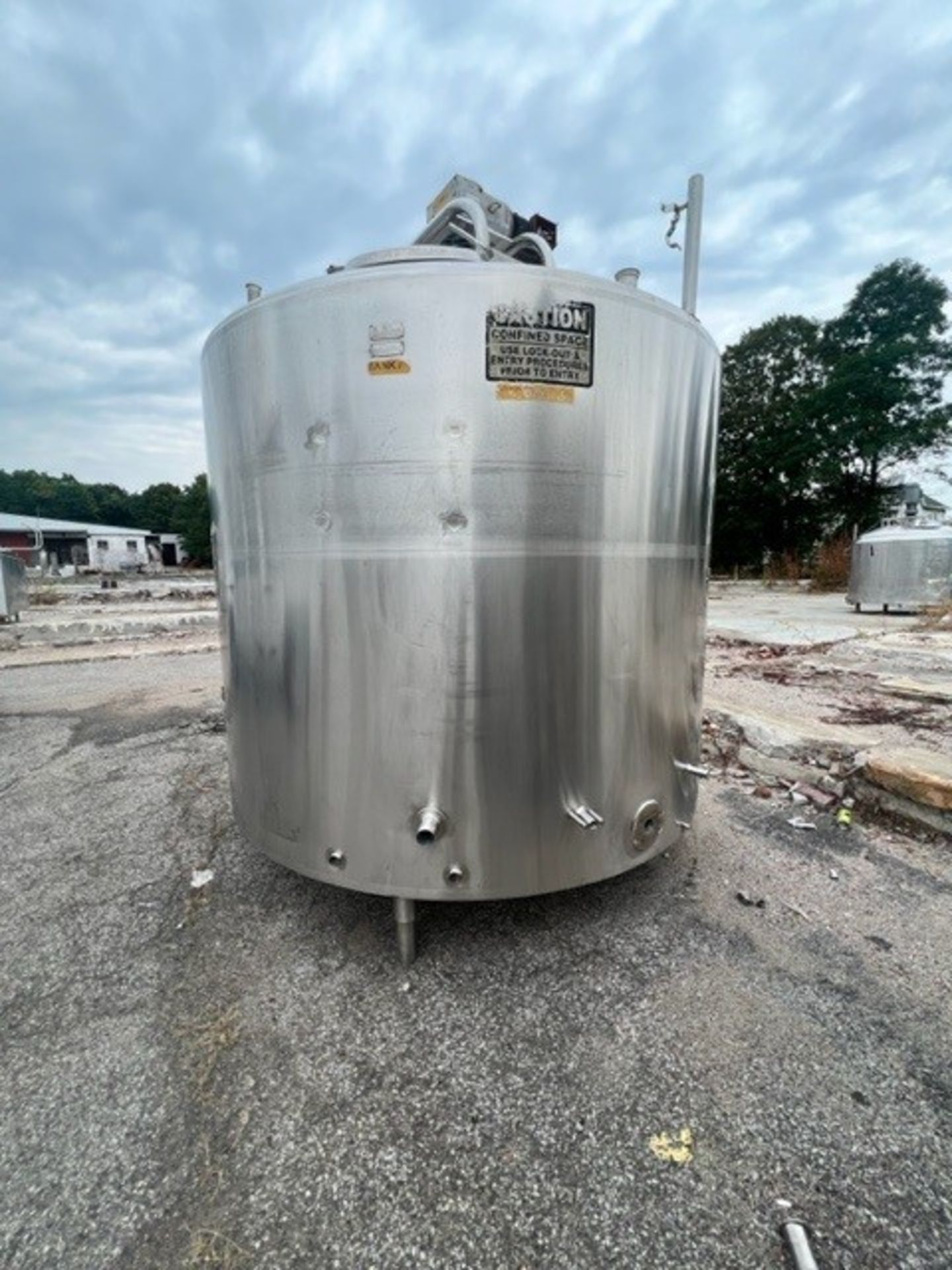DCI 2,000 Gal. Jacketed Processor with Vertical Wide Sweep Agitation, Dual Sprayball, Top Manway, - Image 2 of 14