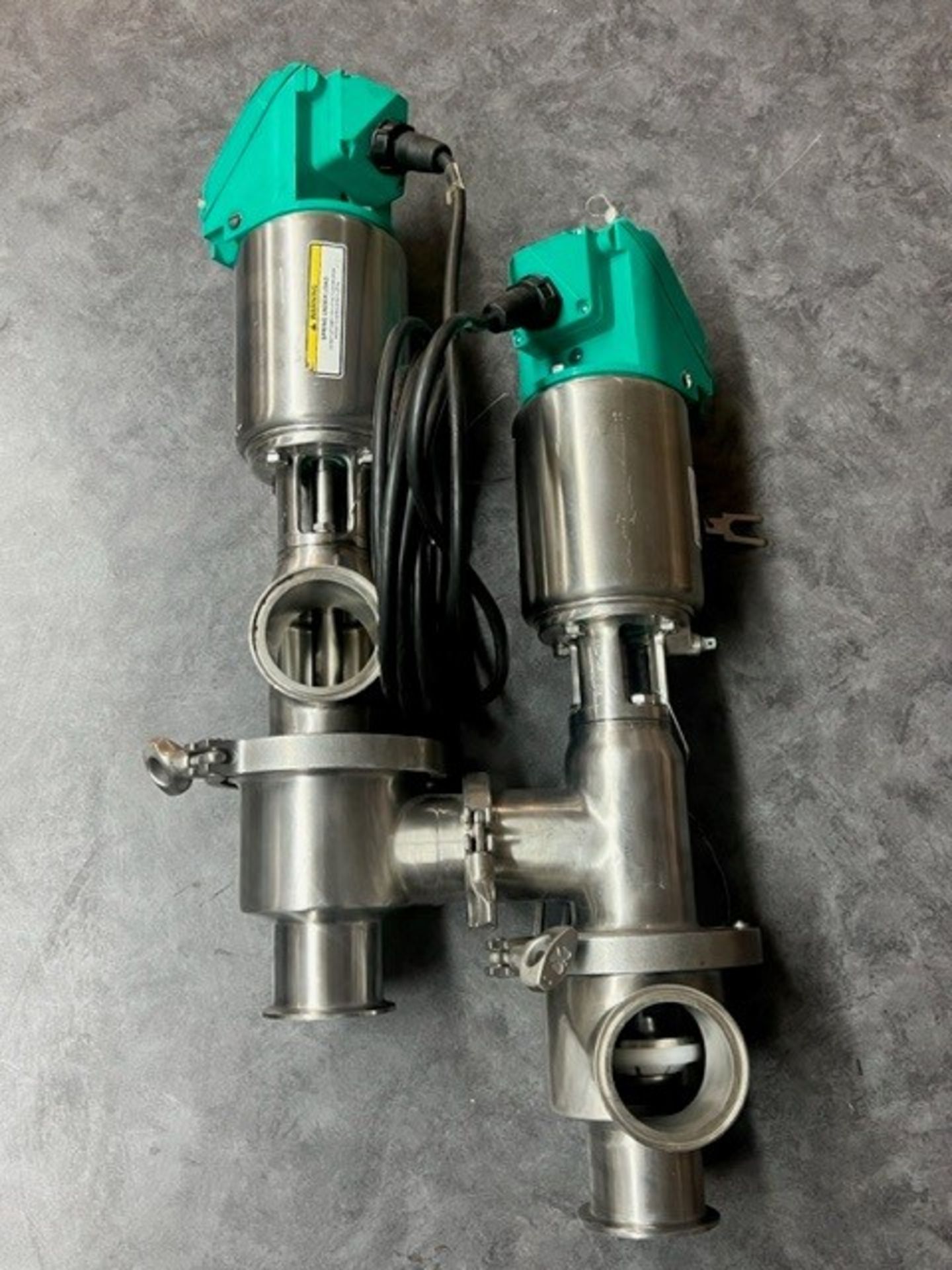 Tri-Clover 2.5" Stainless Diversion Set, Model 762 with Teflon Stem and Legal Control Box with - Image 2 of 7