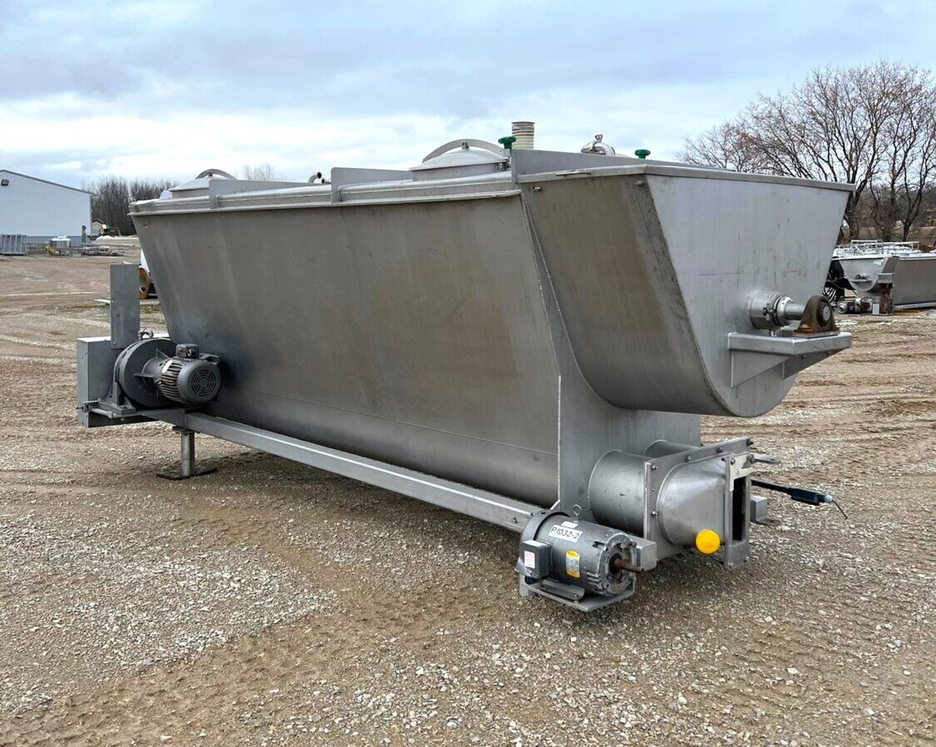 S/S Sanitary Ribbon Blending Hopper/Tank, Aprox. 330 cu. Ft. / 2500 Gallons, All S/S Design Units, - Image 4 of 12