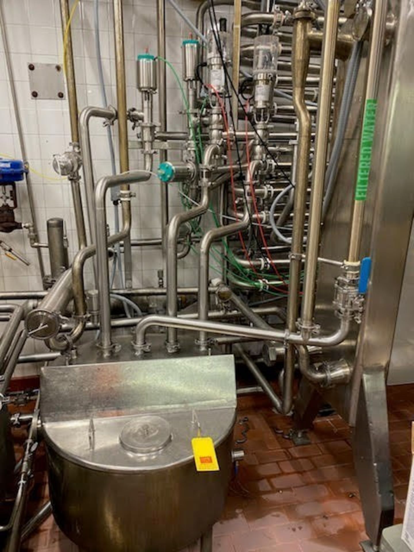 Pasteurizer 5400 gal/hr. Model R51, WO #28222 with ballast tank, hold tube 2 1/2"; - Image 3 of 6