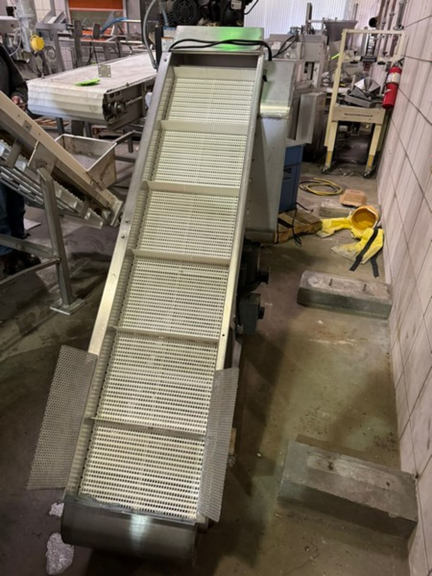 S/S Incline Conveyor with Cleats, with Drive, Mounted on S/S Frame (LOCATED IN COLTON, CA) - Image 6 of 12