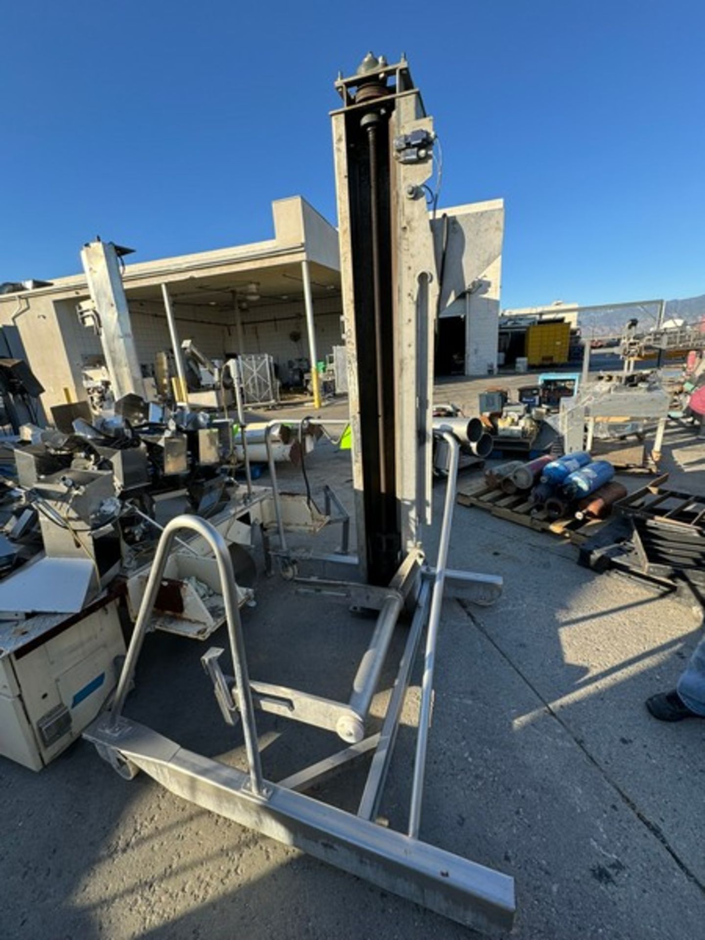 S/S Column Lift (LOCATED IN COLTON, CA) - Image 4 of 4