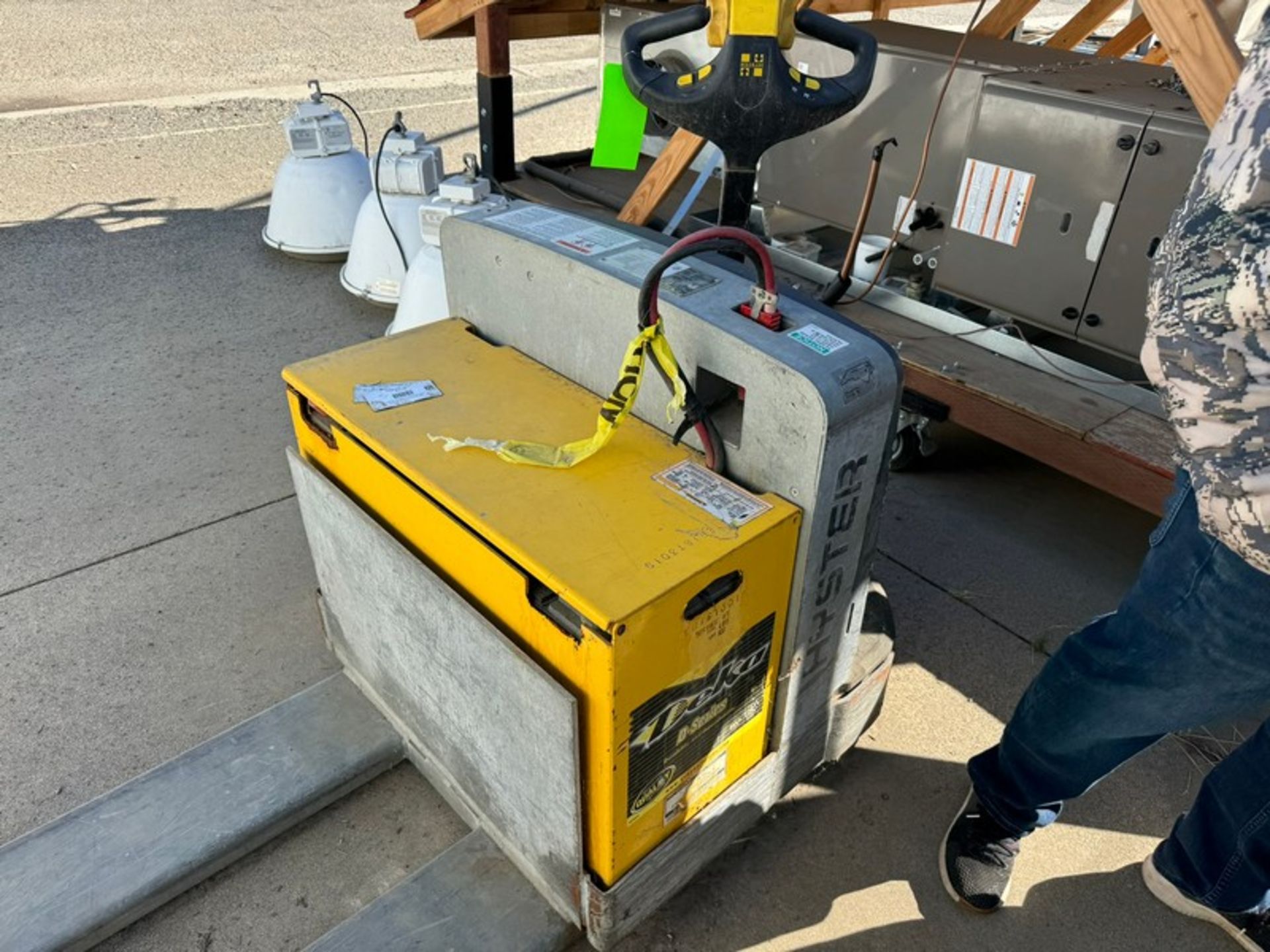 Hyster Electric Pallet Jack, M/N W80Z, S/N A234N02175F, Max. Capacity 8,000 lbs., with Battery (RIGG - Image 3 of 5