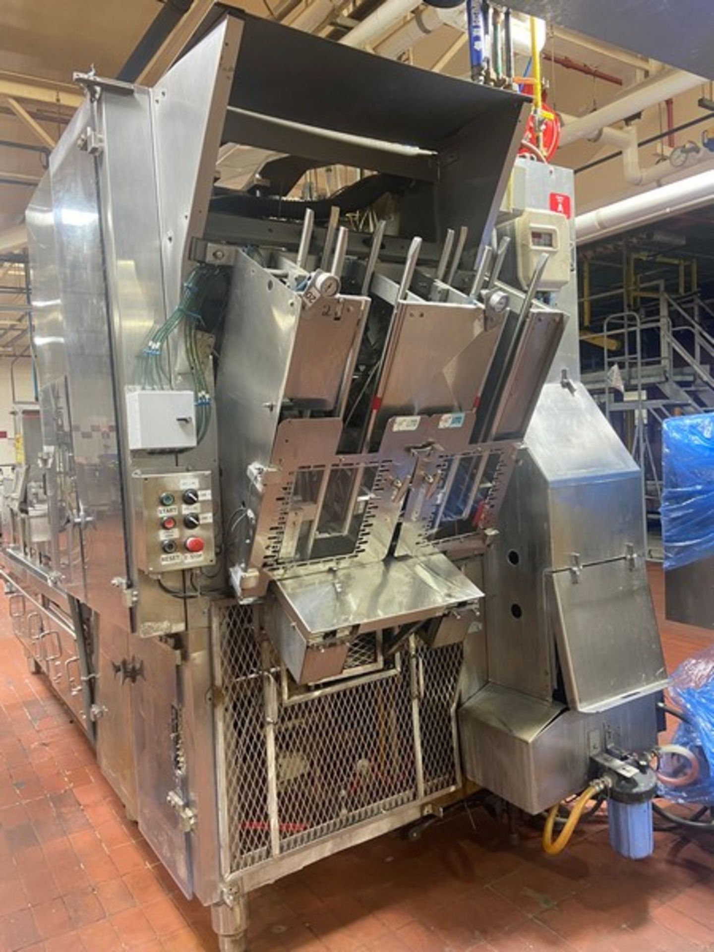 Evergreen 2-Lane 64 oz. Gabeltop Filler, M/N H-5, S/N 3197, with S/S Control Panel, with Allen- - Image 3 of 26