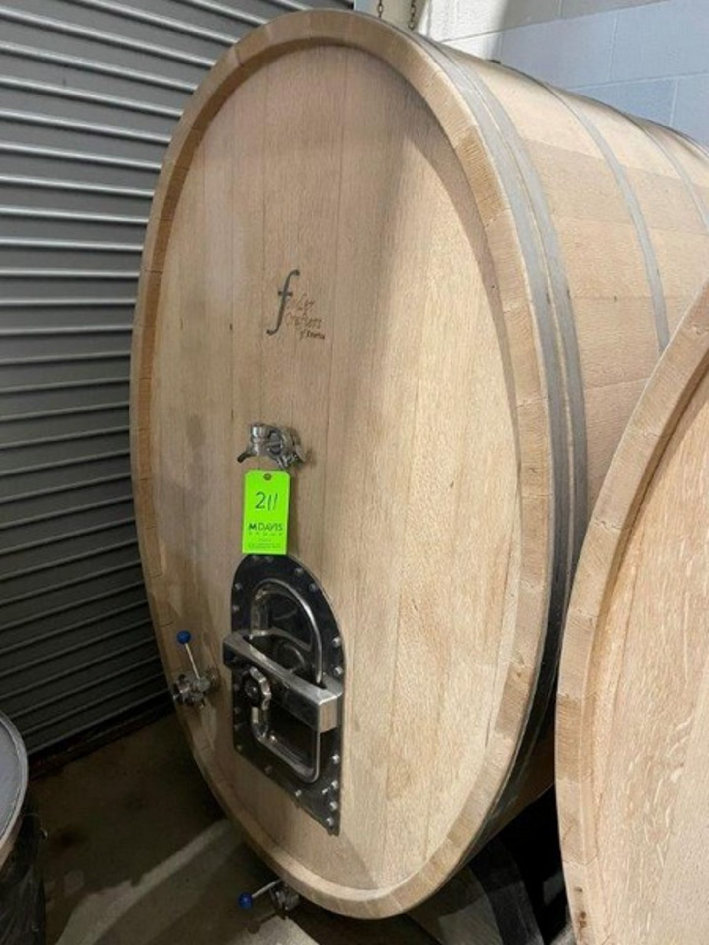 10BBL White Oak Oval Horizontal Foeder. Manufactured by Foeder Crafters of America. Front Man Doors. - Image 2 of 5