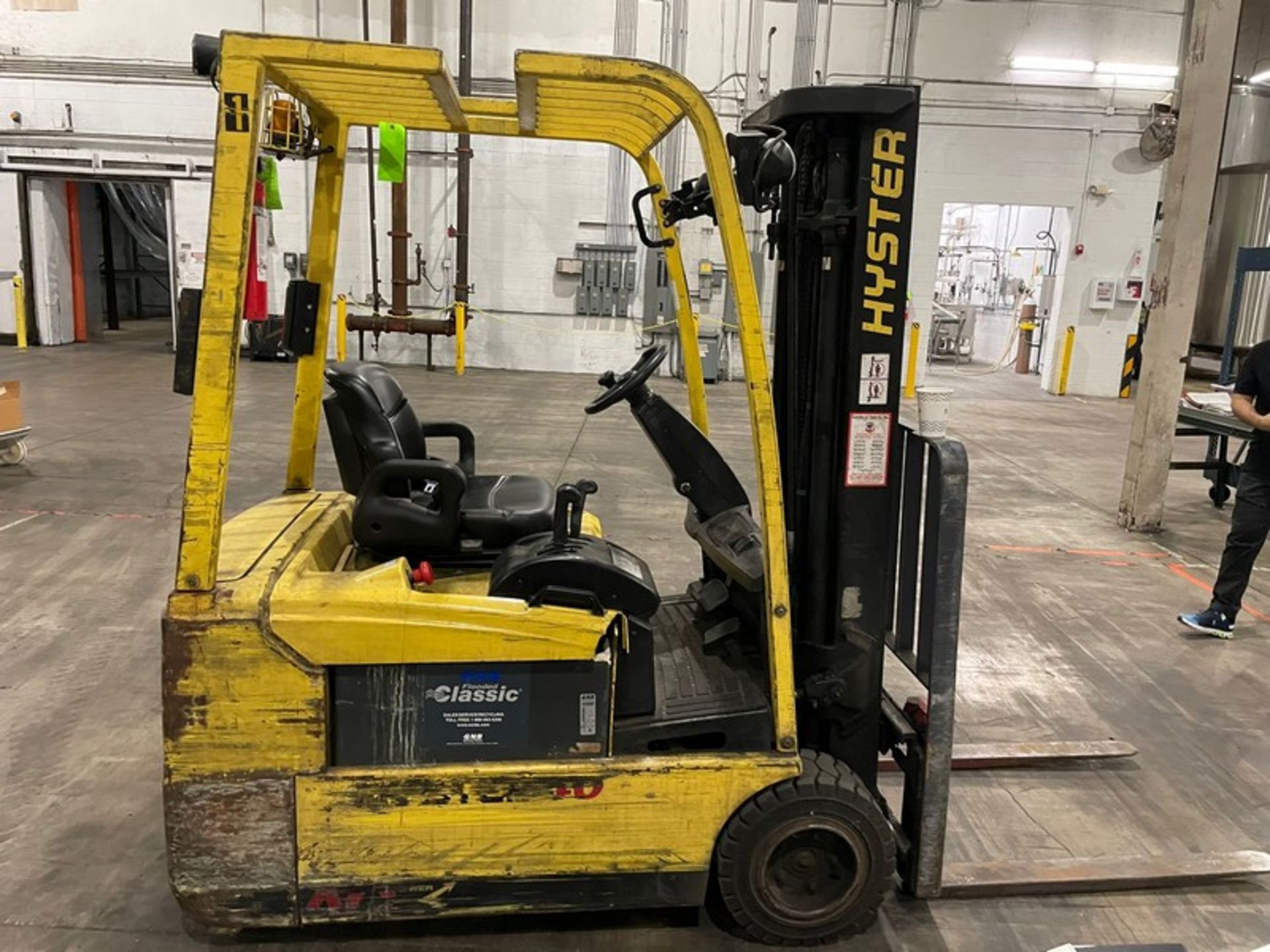 3,700lbs Hyster Battery Charged Forklift. Model #J40ZT, Serial #J1660N04098F (LOCATED IN - Image 4 of 14