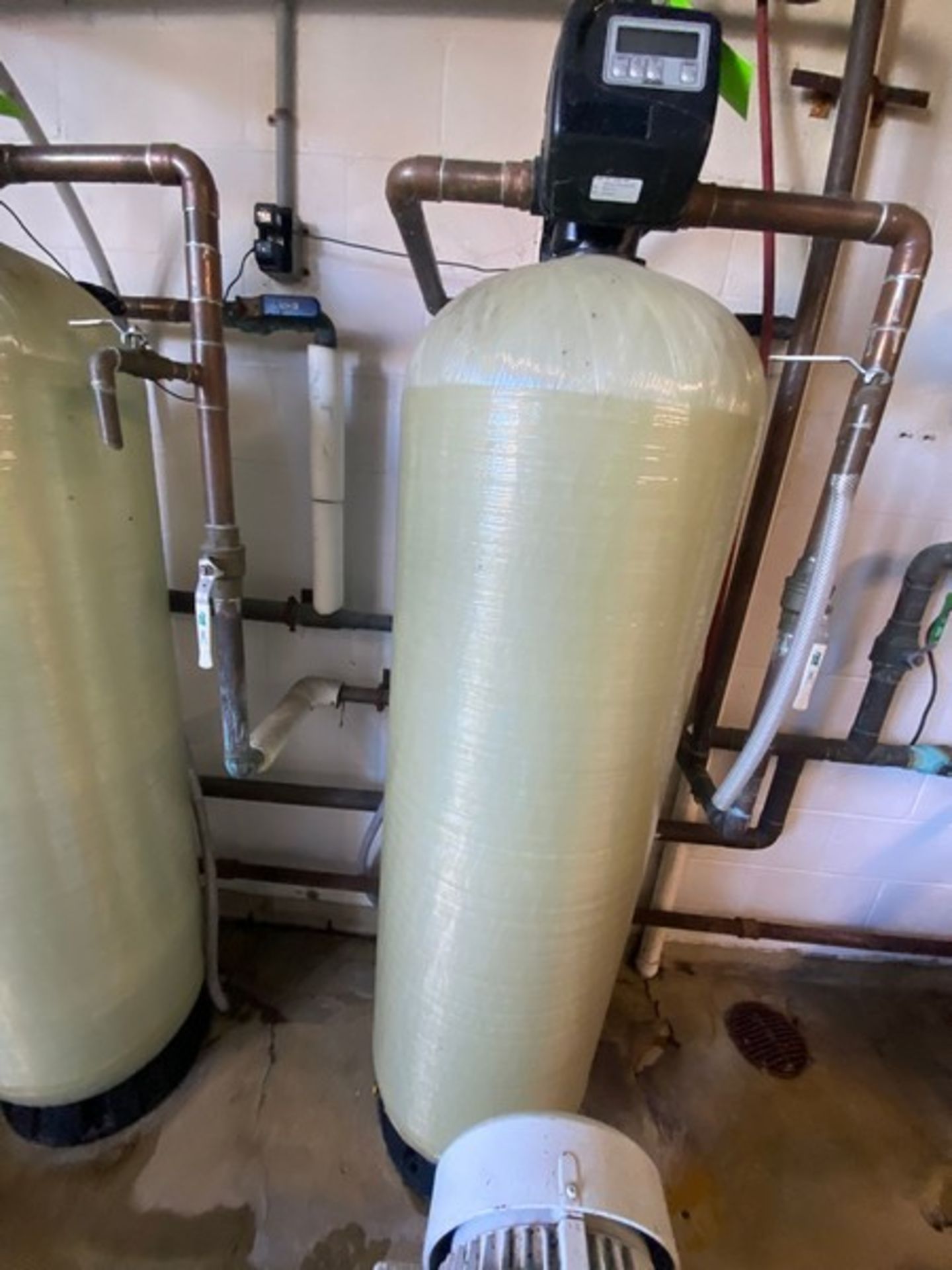 (2) Vertical Water Softener Tanks (LOCATED IN FREDERICK, MD) - Bild 4 aus 5