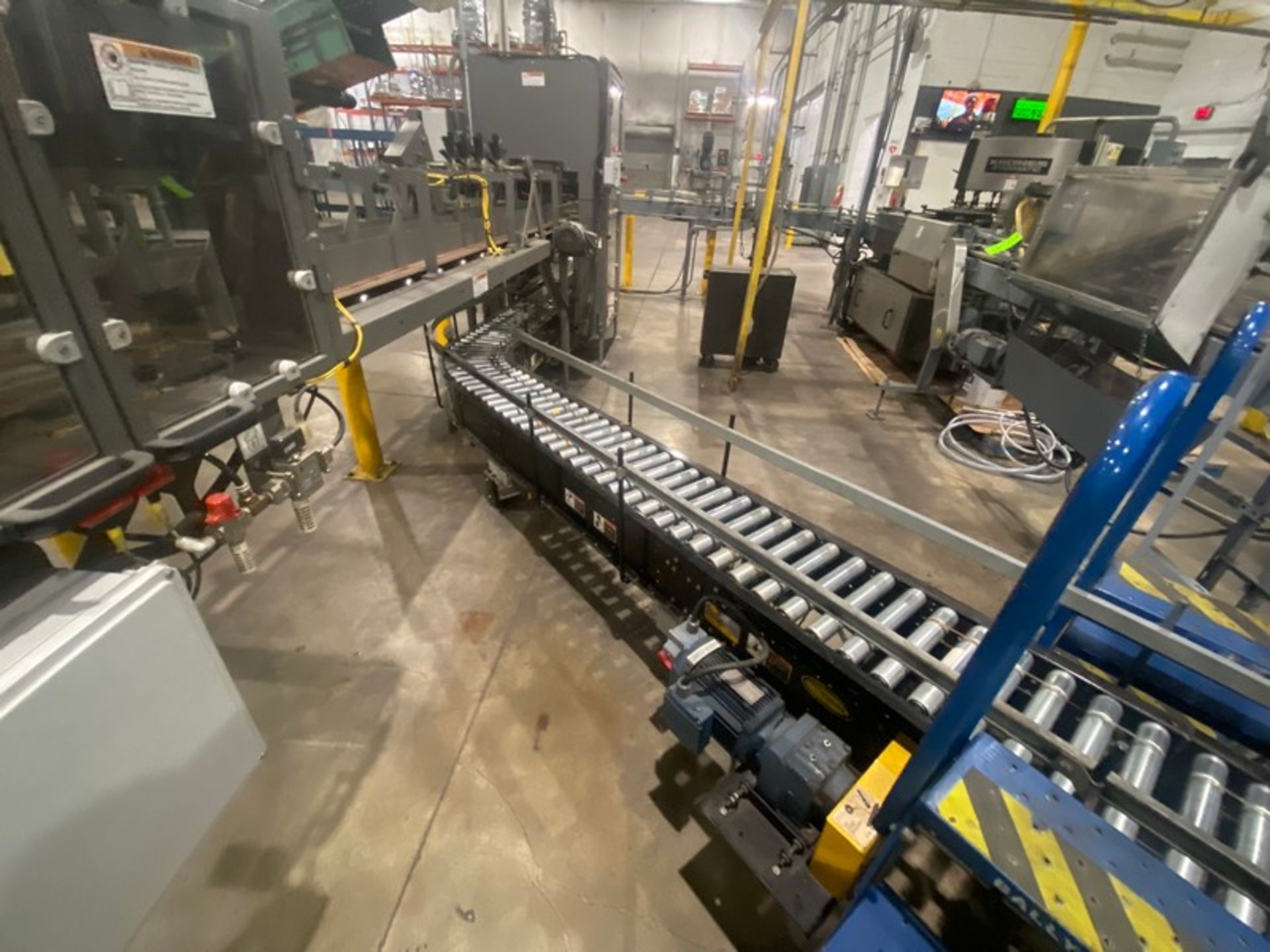 Hytrol Ground Level Roller Conveyor, Aprox. 30 ft. L (LOCATED IN FREDERICK, MD) - Bild 2 aus 4