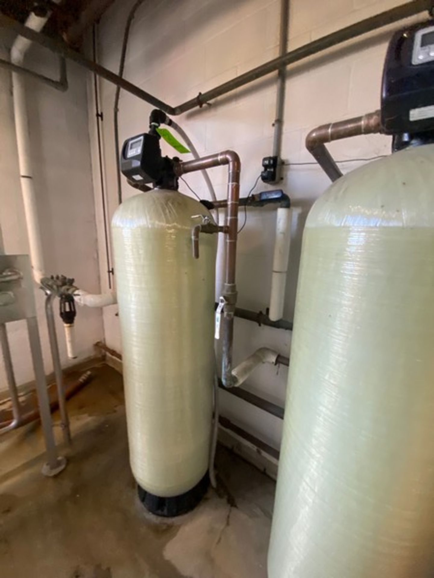 (2) Vertical Water Softener Tanks (LOCATED IN FREDERICK, MD) - Bild 2 aus 5