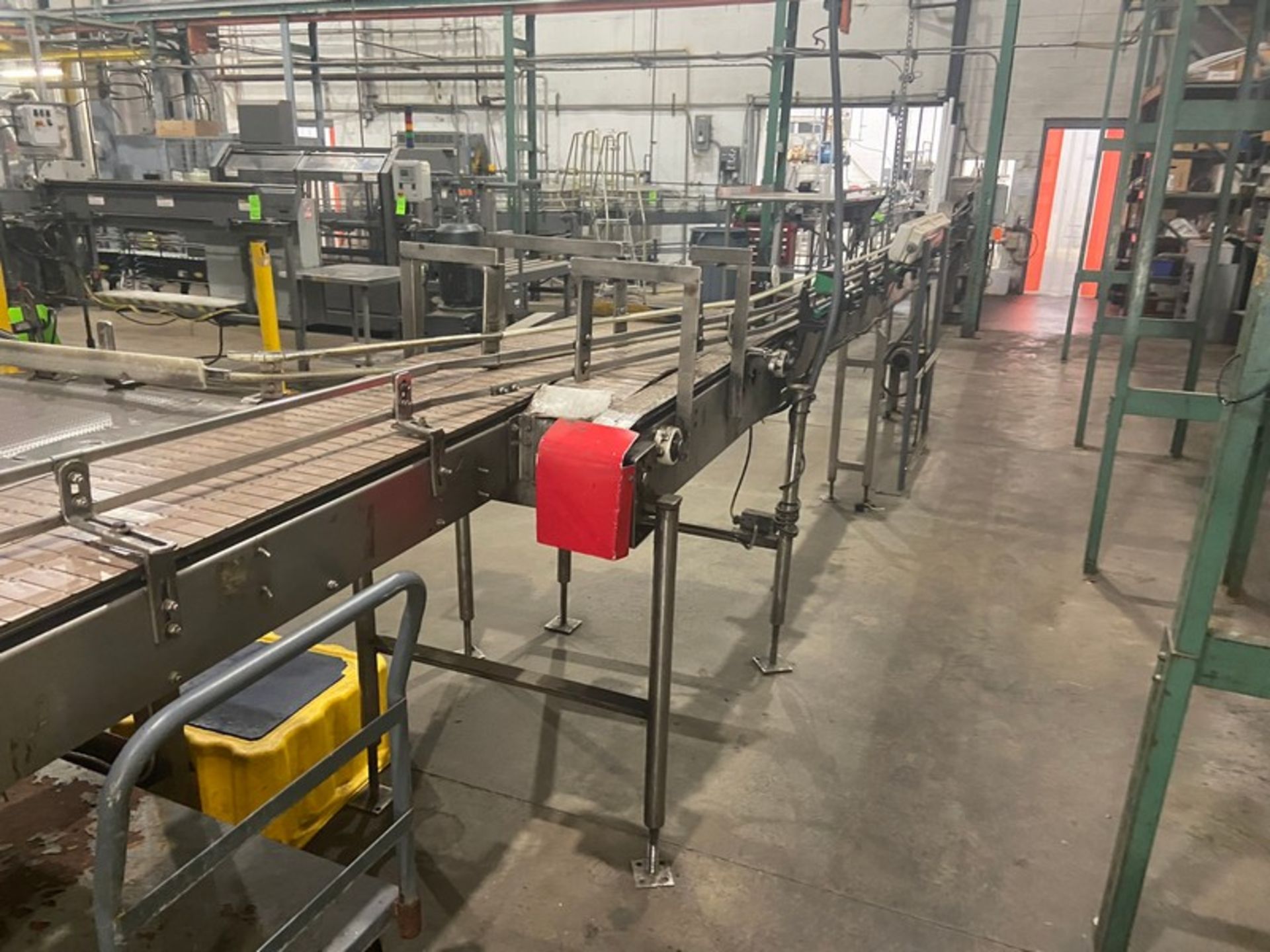 S/S Infeed Conveyor, with Guide Rails, Aprox. 80 ft. to Glass Bottle Orientor (LOCATED IN FREDERICK, - Bild 4 aus 7