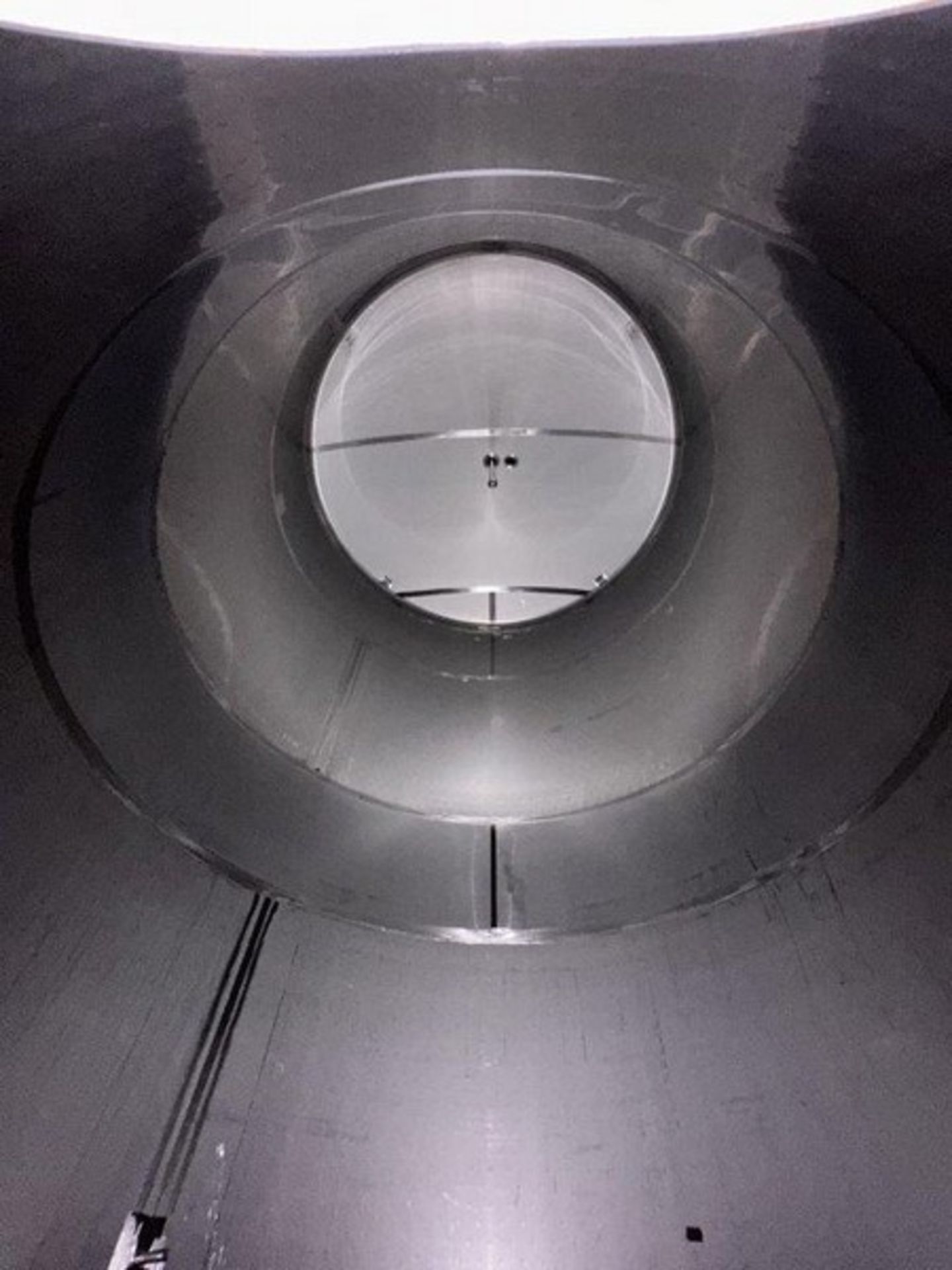 150 BBL (4650 Gallon) Vertical Cone Bottom 304 Stainless Steel Jacketed Vessel. Manufactured by Sant - Bild 4 aus 7