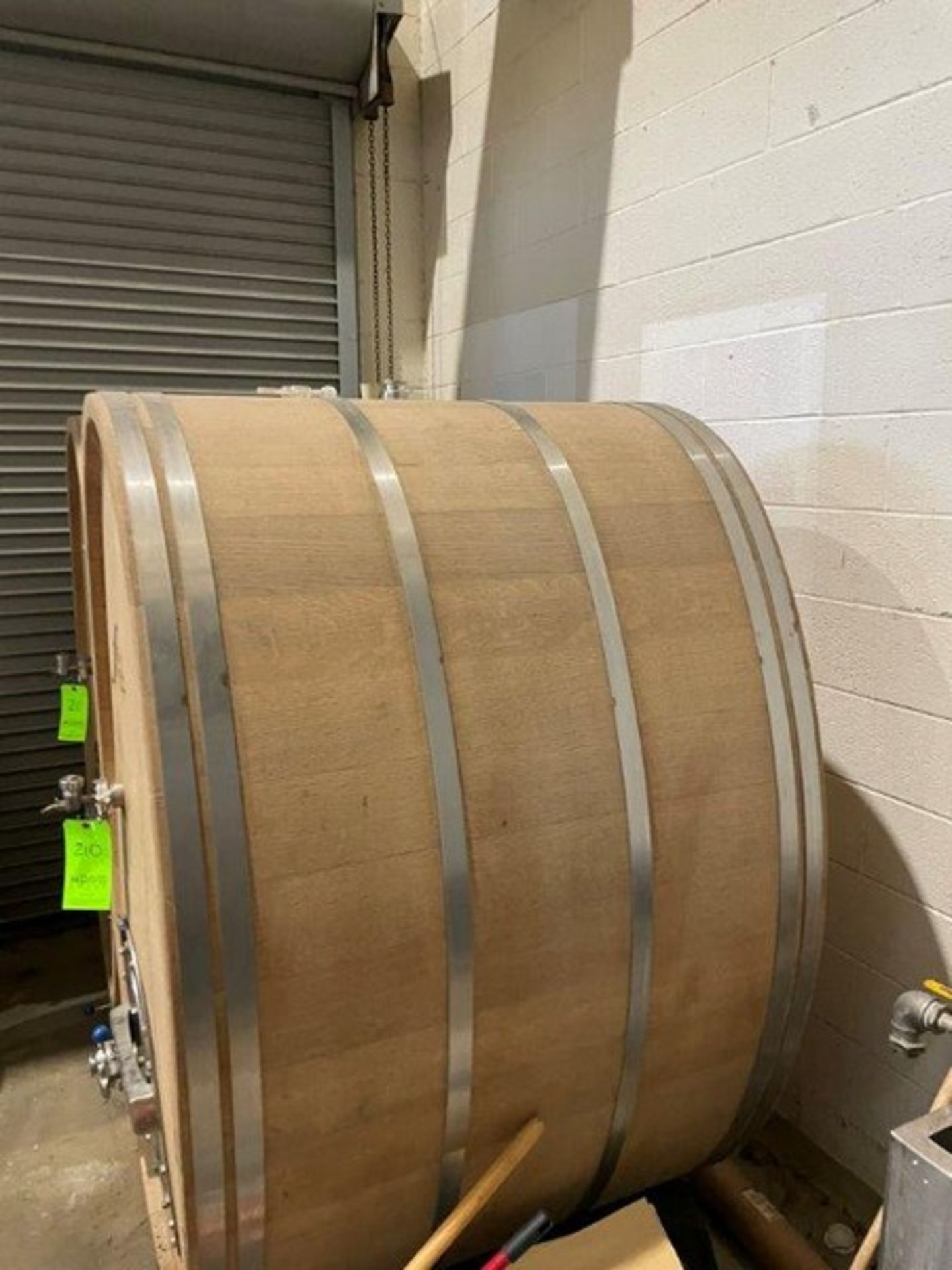 10BBL White Oak Oval Horizontal Foeder. Manufactured by Foeder Crafters of America. Front Man Doors. - Bild 5 aus 5