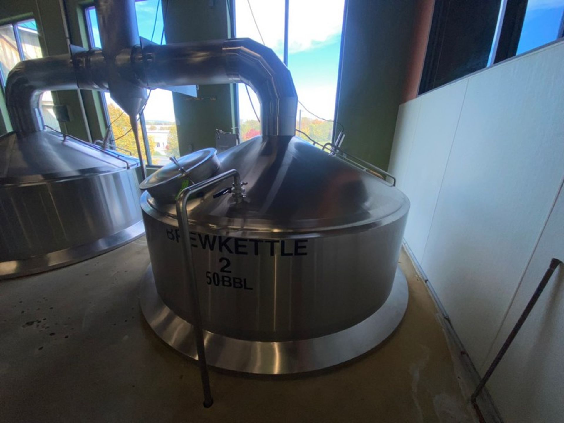 50 BBL (2,200 GAL.) S/S Brew Kettle, with S/S Top Mounted Hinge Man-Door, Mounted on S/S Legs & Fram - Bild 2 aus 6